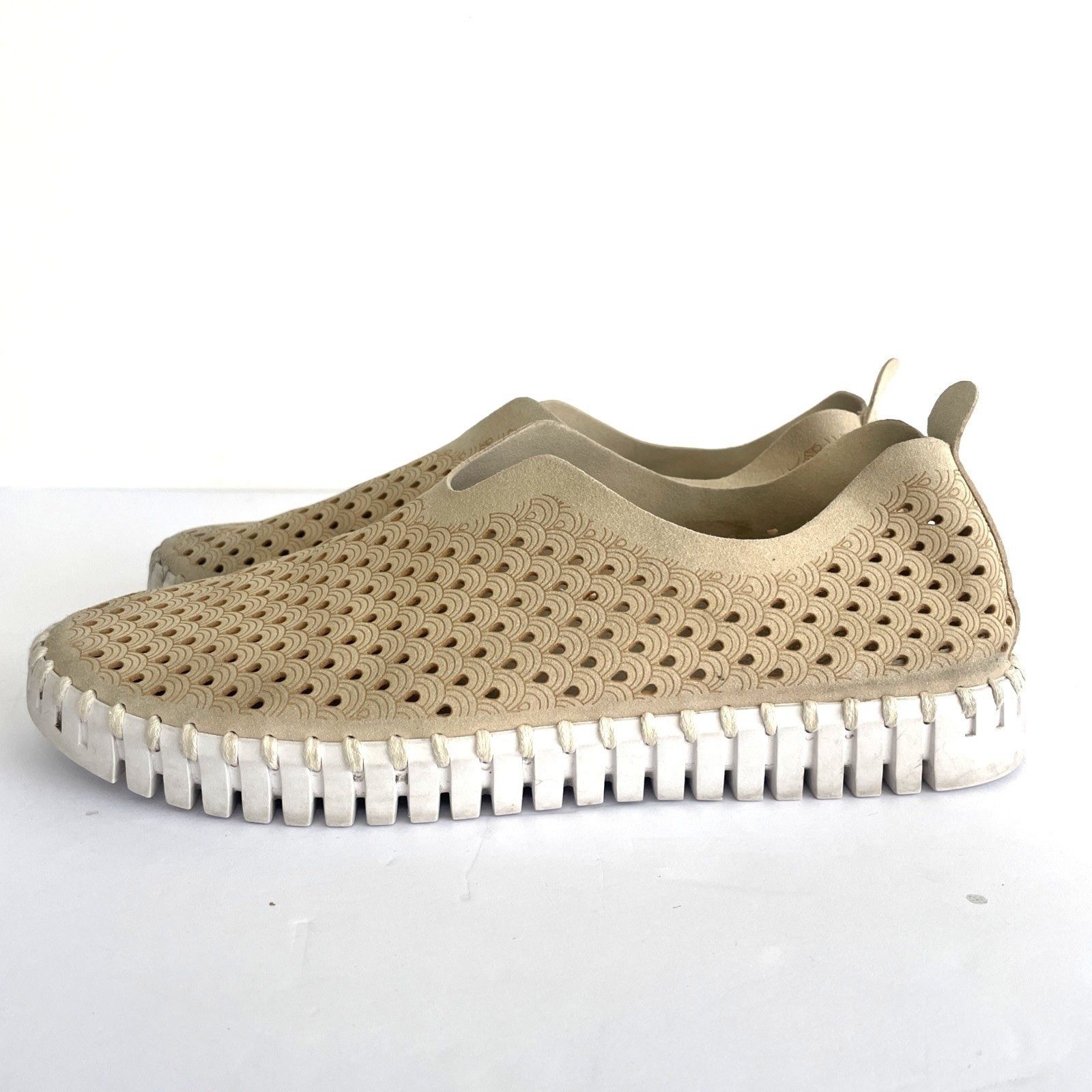 Ilse Jacobsen Tulip 139 Shoes Women’s 40 10 Latte Tan Perforated Slip-On Sneaker
