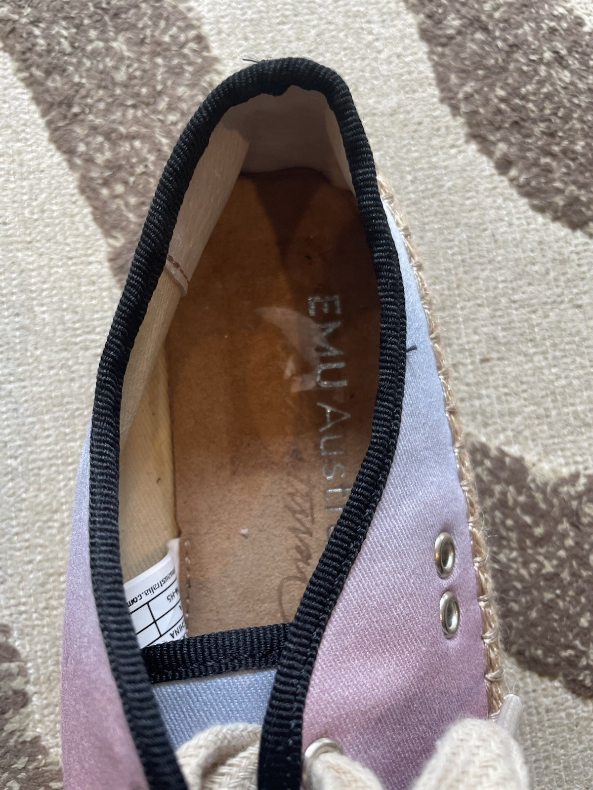 NWT EMU Agonis Pastel Ombré Slip In Tennis Shoes Women’s 6
