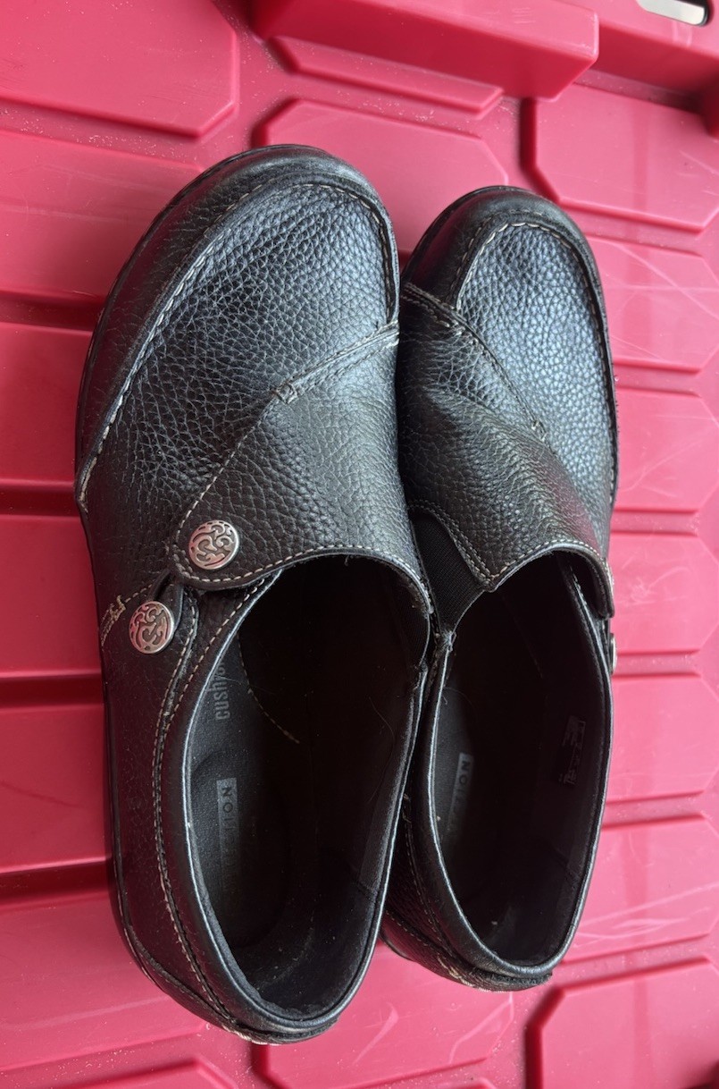 Clarks Collections Womens Shoes Size 10 M Slip On Button Comfort Excellent