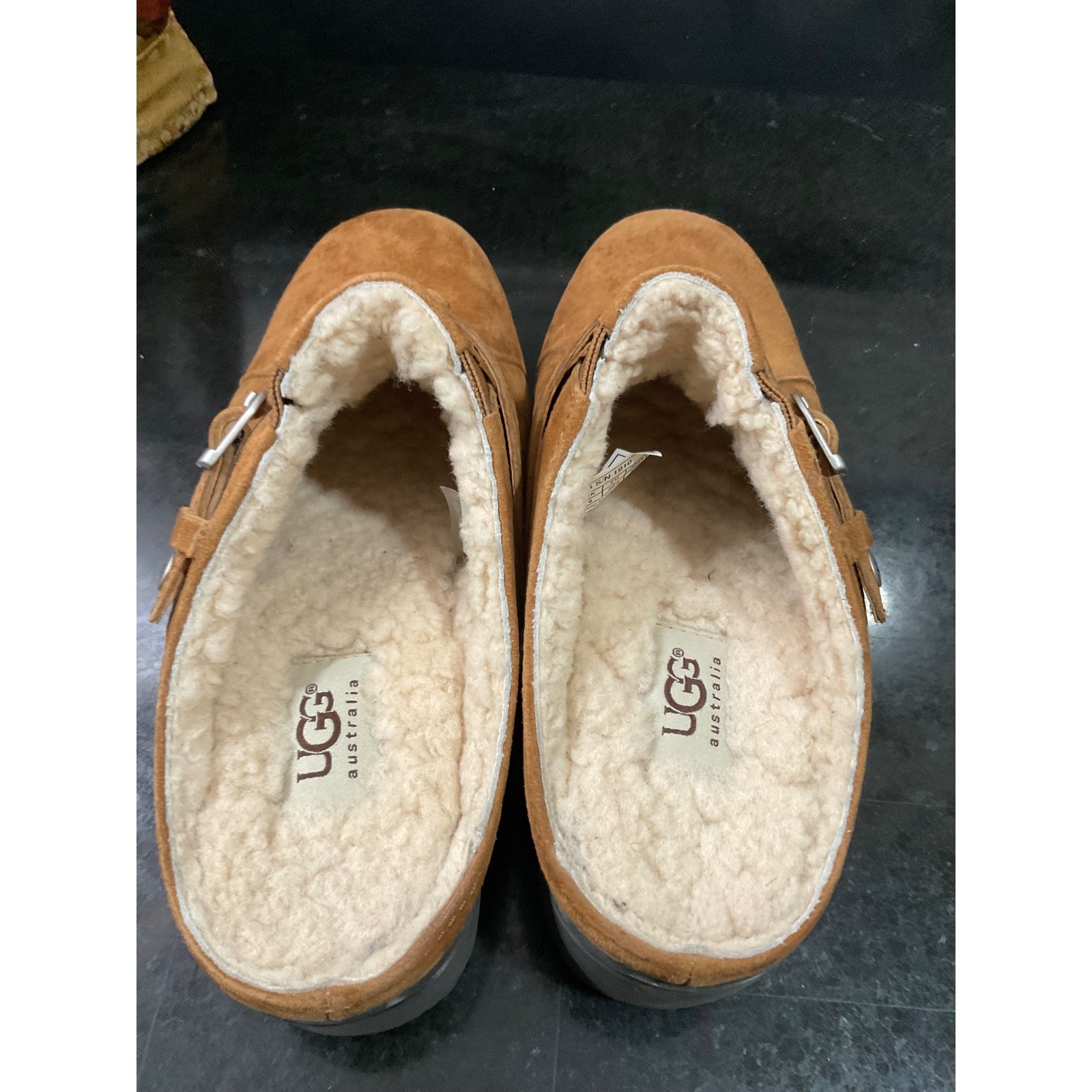 UGG Australia 1910 Suede Clogs Chestnut Tan Buckle, Sheepskin Lined Women’s 7.5