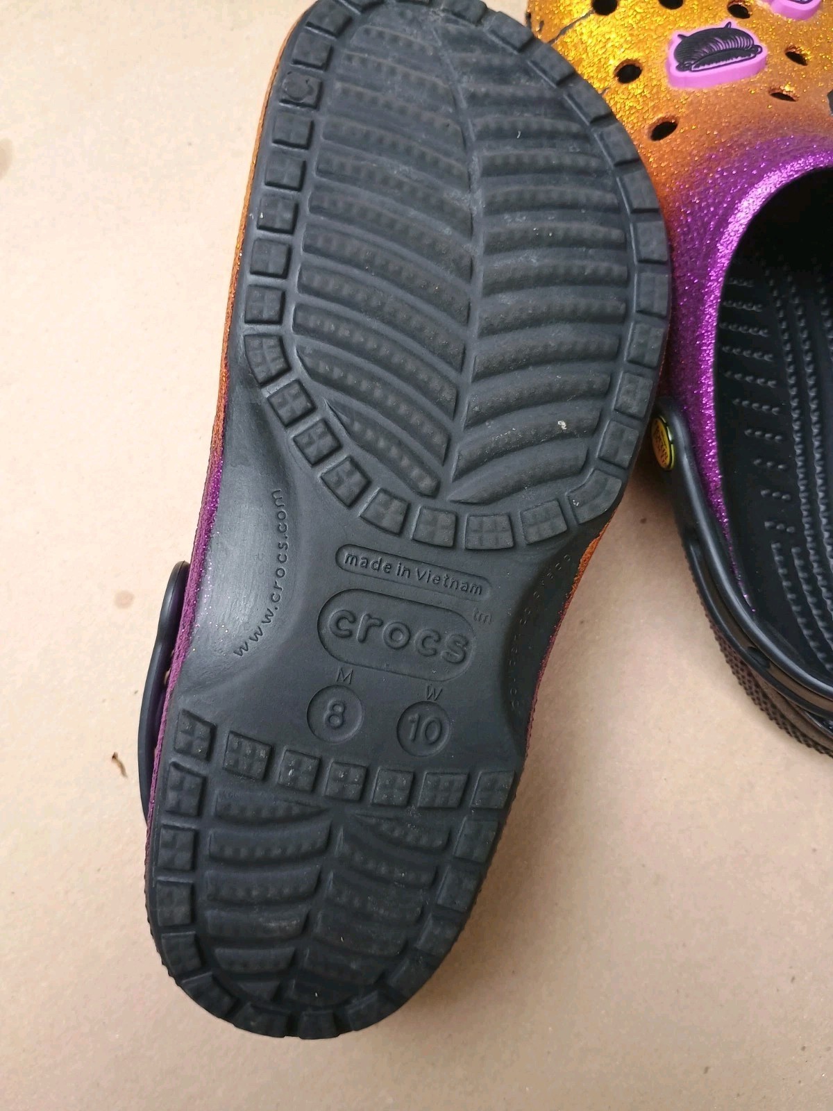 Disney Parks Halloween Hocus Pocus Crocs Sz US Mens 8 Women’s 10 Purple Orange