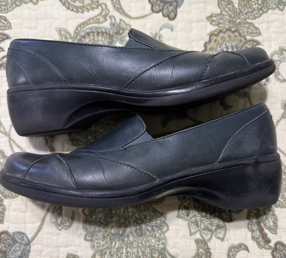 Clark’s England Size 9 Navy/blackberry leather Size 9 M