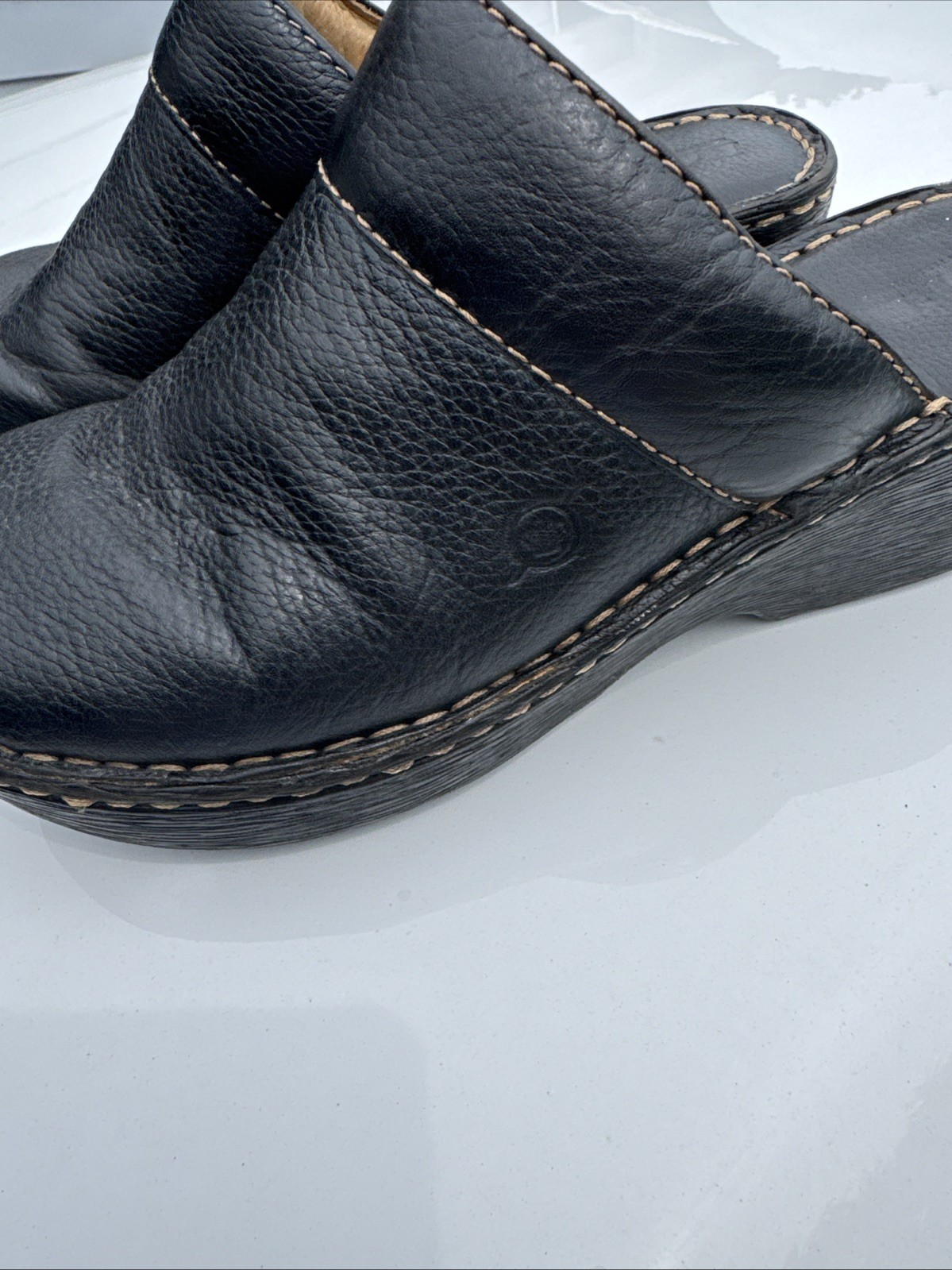 Born Mule Clogs Shoes Women’s Size 8 Black Leather Wedge Heel Slip On W31783