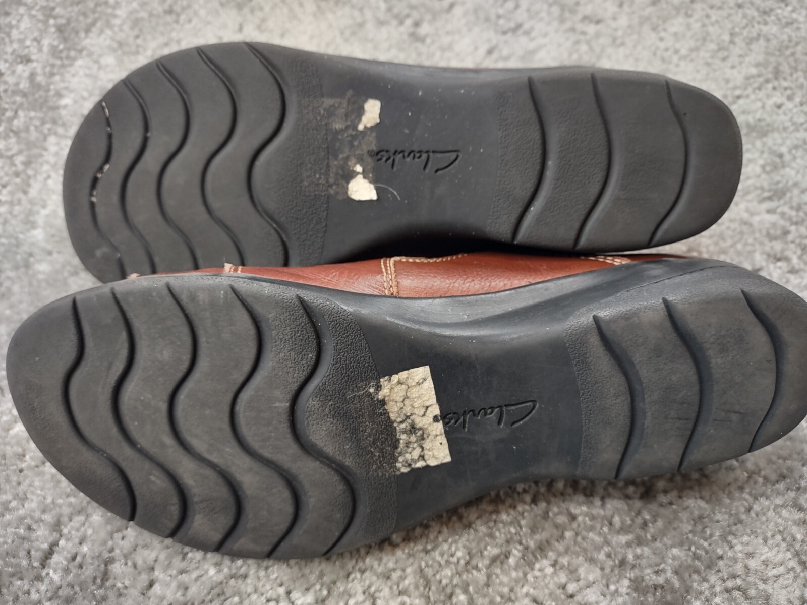 Clarks Cheyn Misha Brown Leather Slip On Shoes Loafers Womens Size 10 button