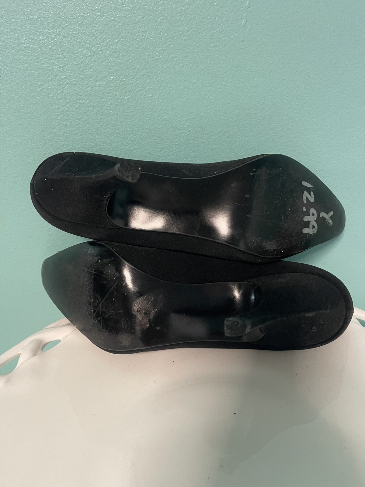 Women’s Jennifer Moore Dress Heels 8M N Black w White Rhinestone Trim