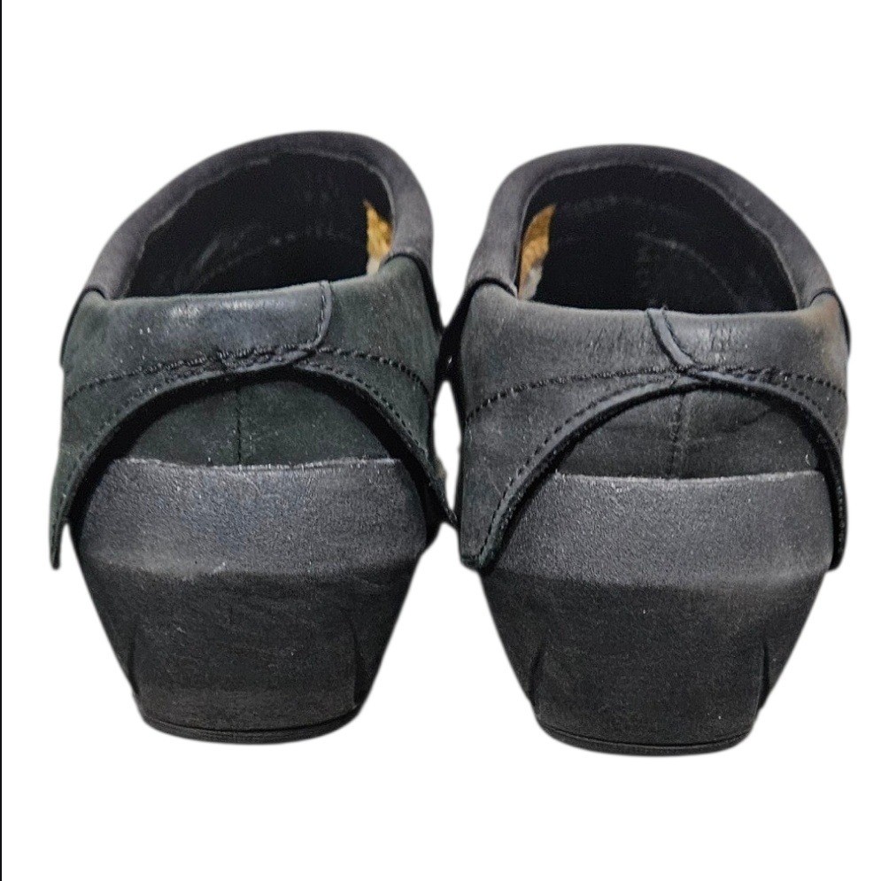 Merrell Black Leather Studded Clogs Womens 8.5 Slip On Comfort Shoes Block Heel