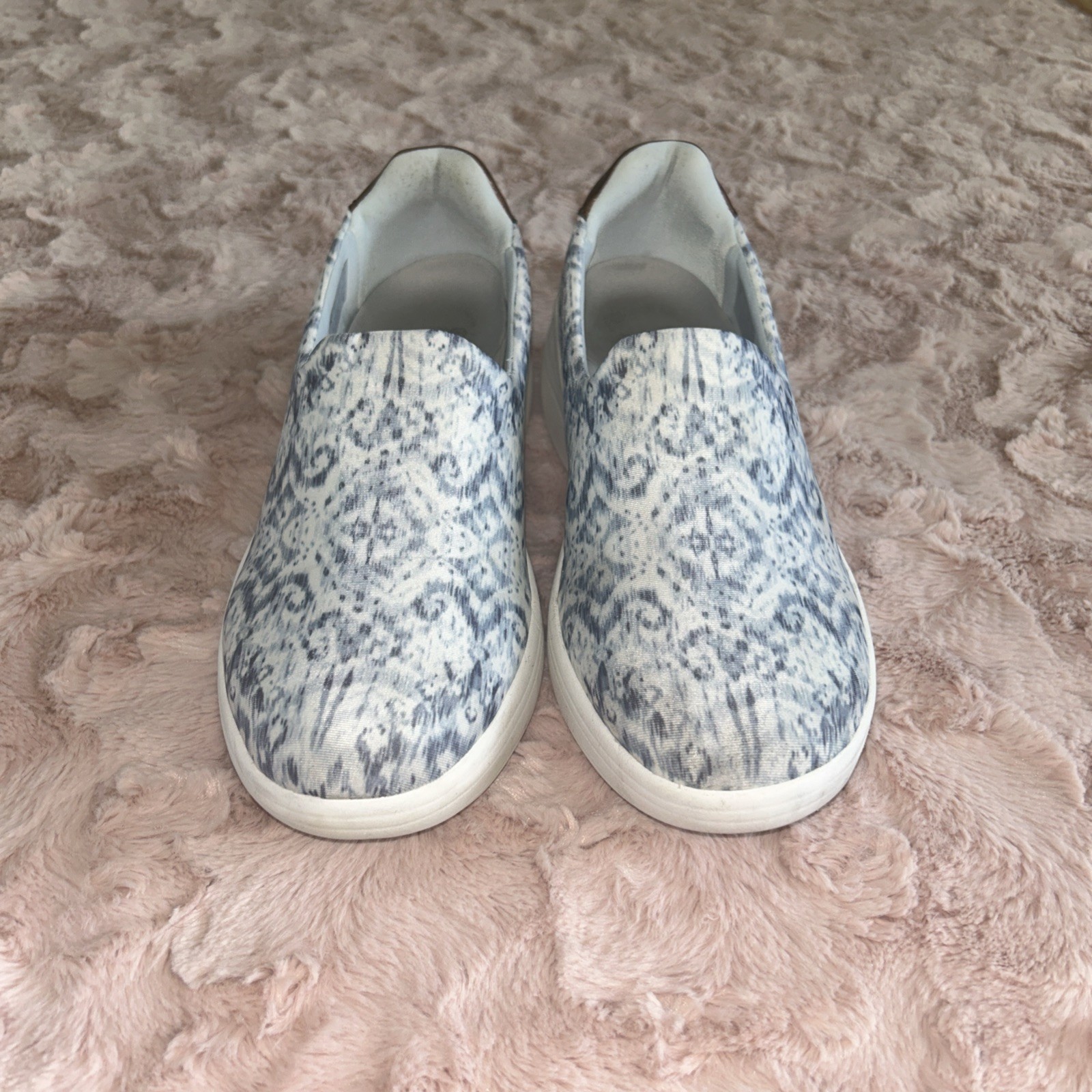 Bzees Womens Size 9 Med 9M Easy Going Blue / White Casual Flats Washable Cloud
