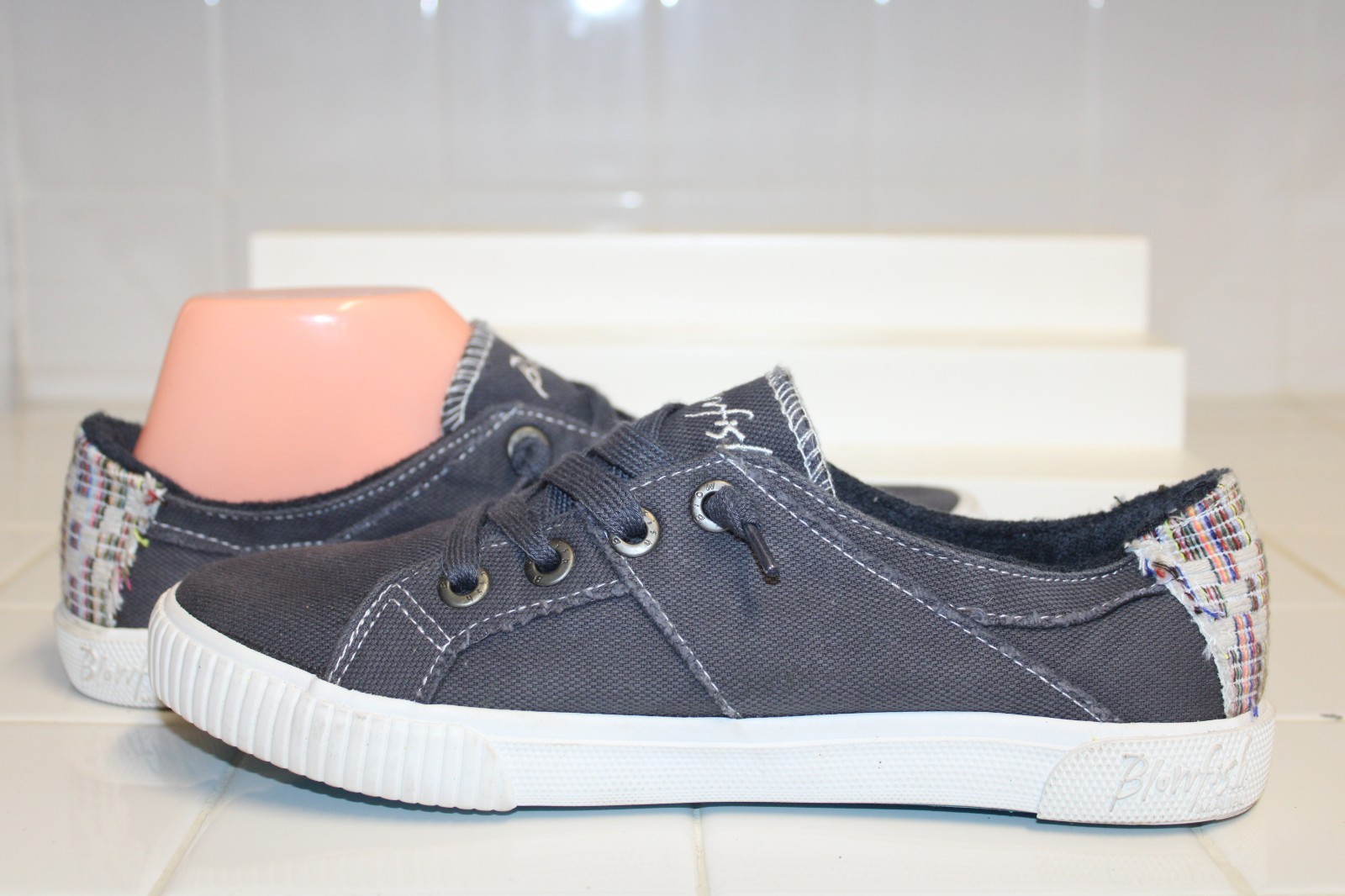 Blowfish® Gray Canvas Sneakers w/Black Diego Weave Super Foam Sock – Size 8
