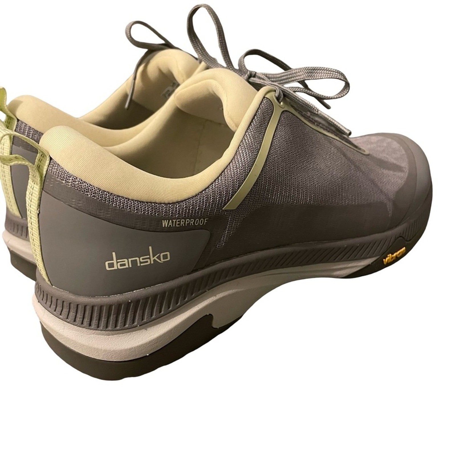 Dansko Women’s Makayla Hiking Shoes Waterproof Gray Vibram  Size 8