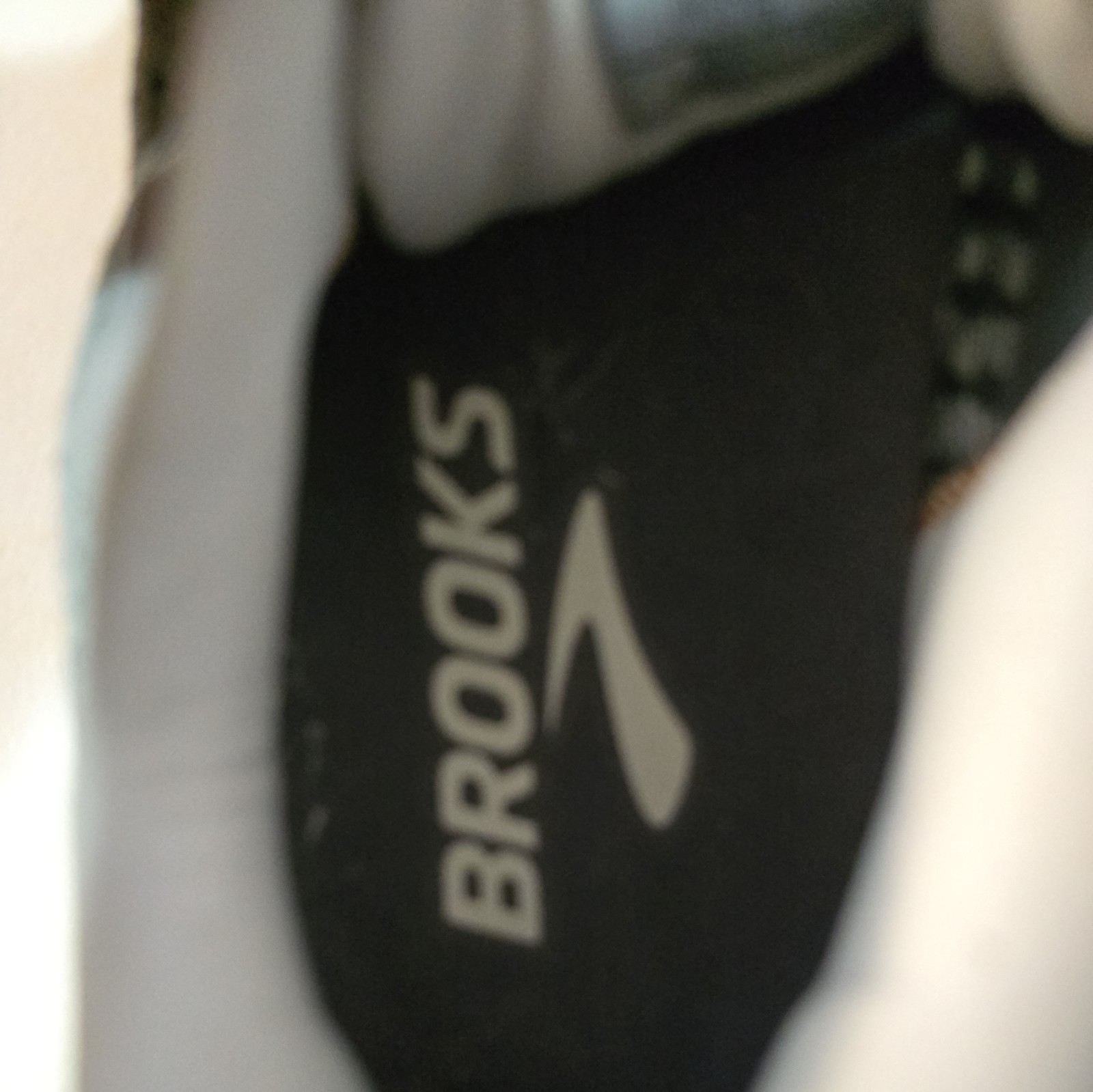 Brooks Shoes Womens Adrenaline GTS 24 Size 7 Mercury Ebony Copper Running