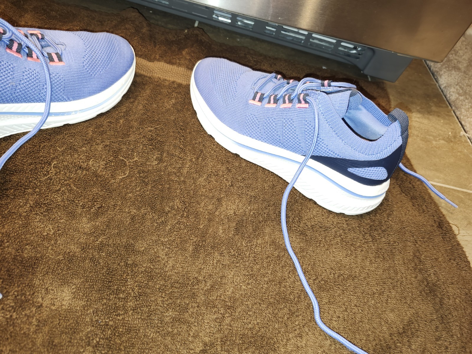 Easy Spirit Women’ NWOT Sneakers. Size 6.5. Casual Blue & Pink. FREE SHIPPING!⚡⚡