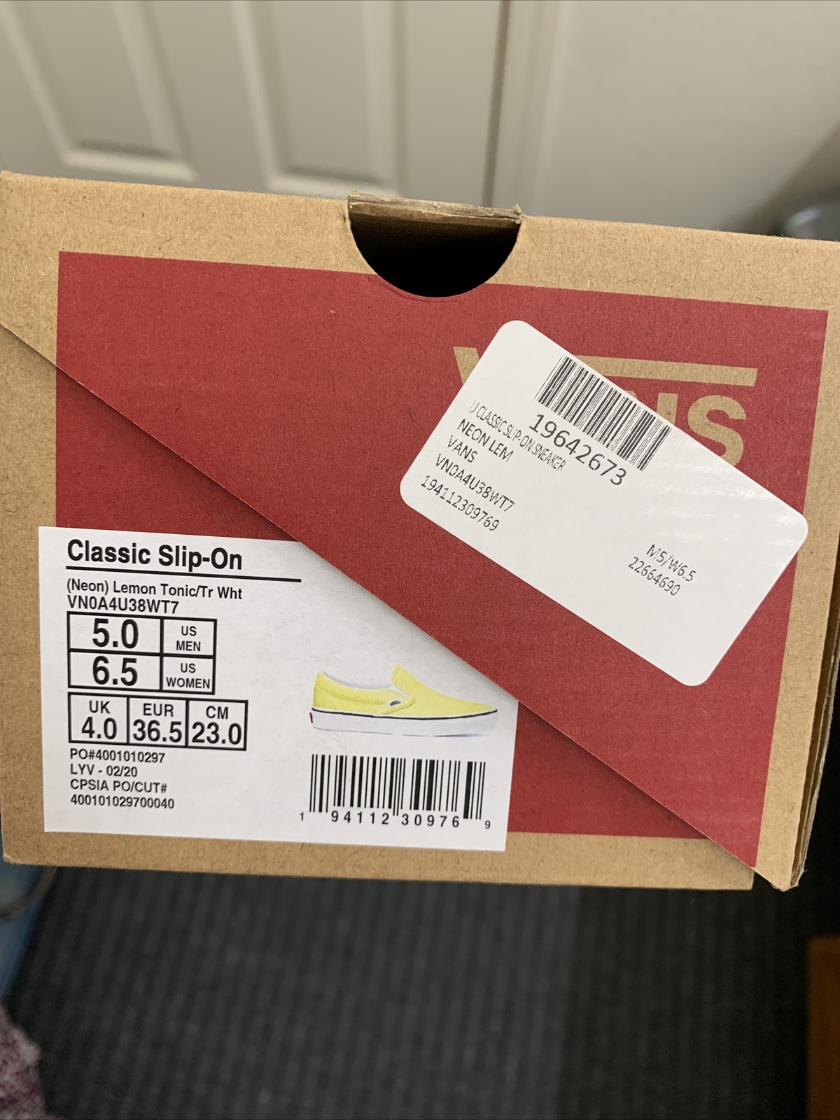 Vans unisex adults slip on Yellow Sneaker , Brand New, W 6.5, M 5 With Box