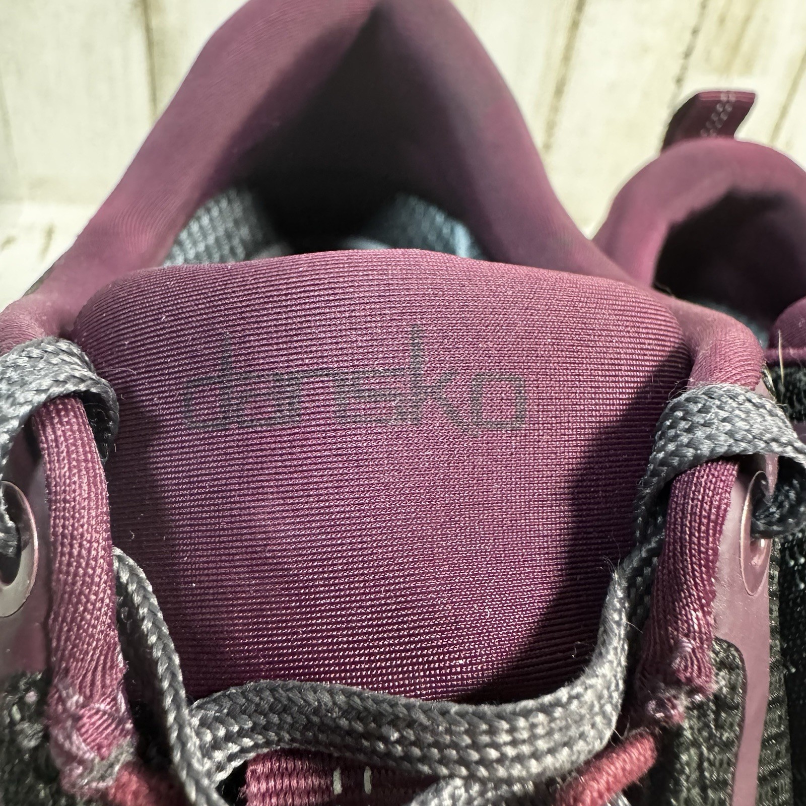 Dansko Womens Makayla Waterproof Hiking Sneakers Shoes Size 39 Black Purple