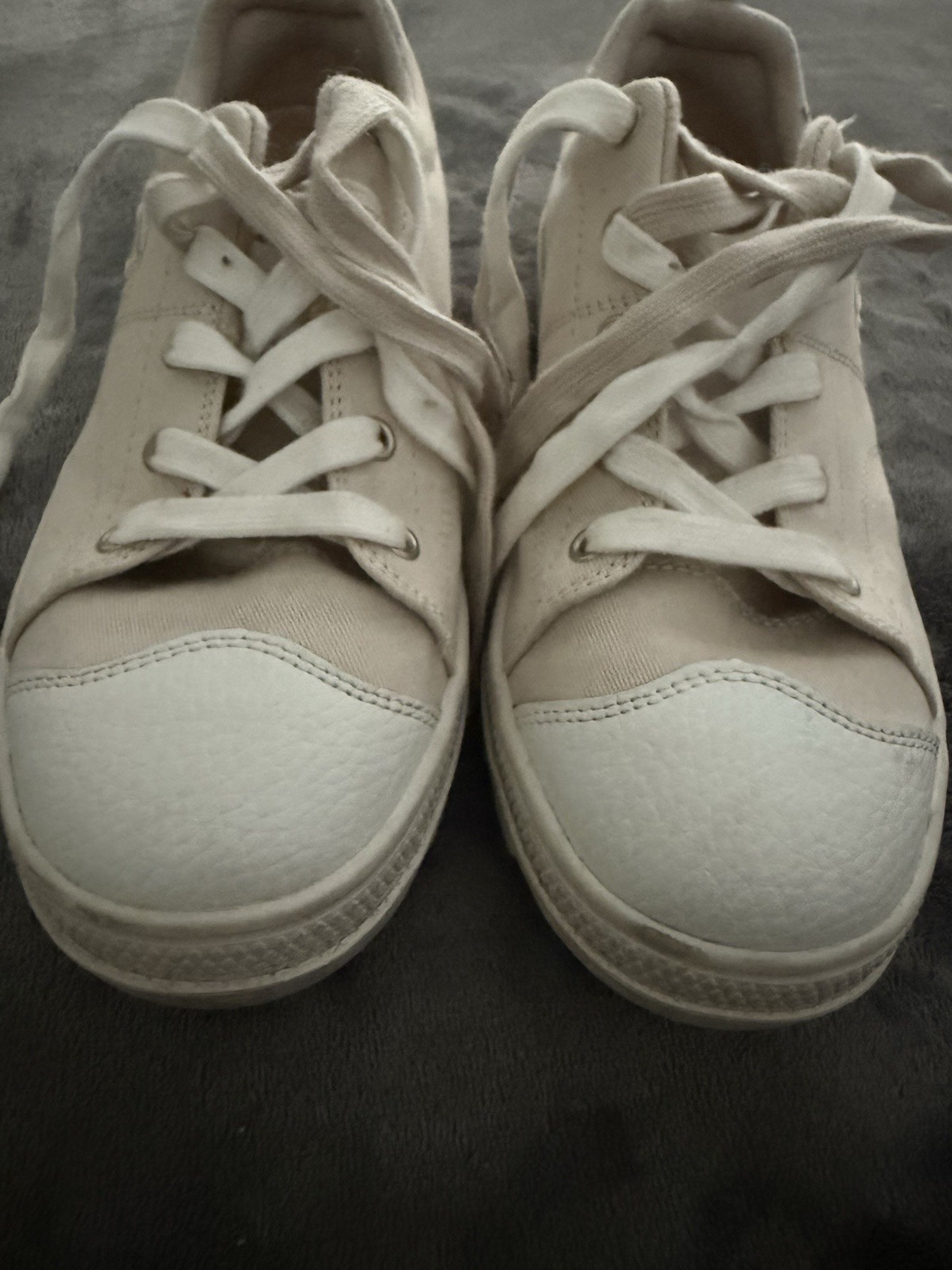 Skechers