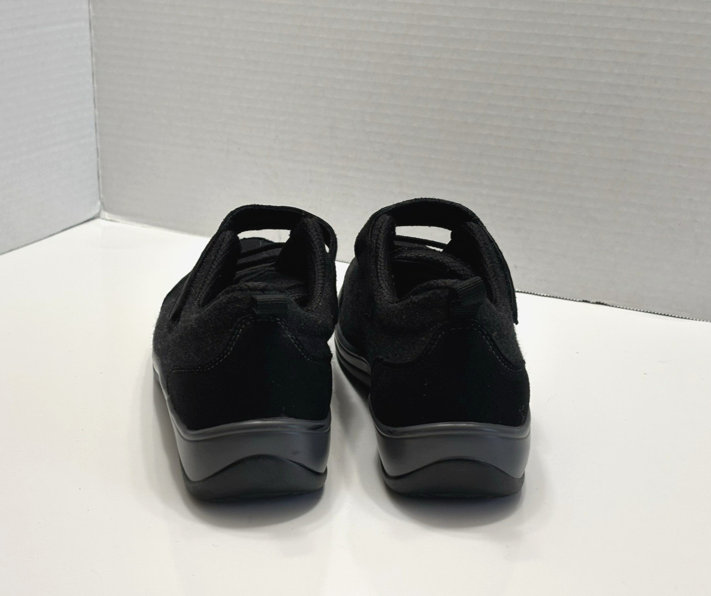 Orthofeet Volcano Women Size 7 M Black Orthopedic Adjustable Strap Comfort Shoes