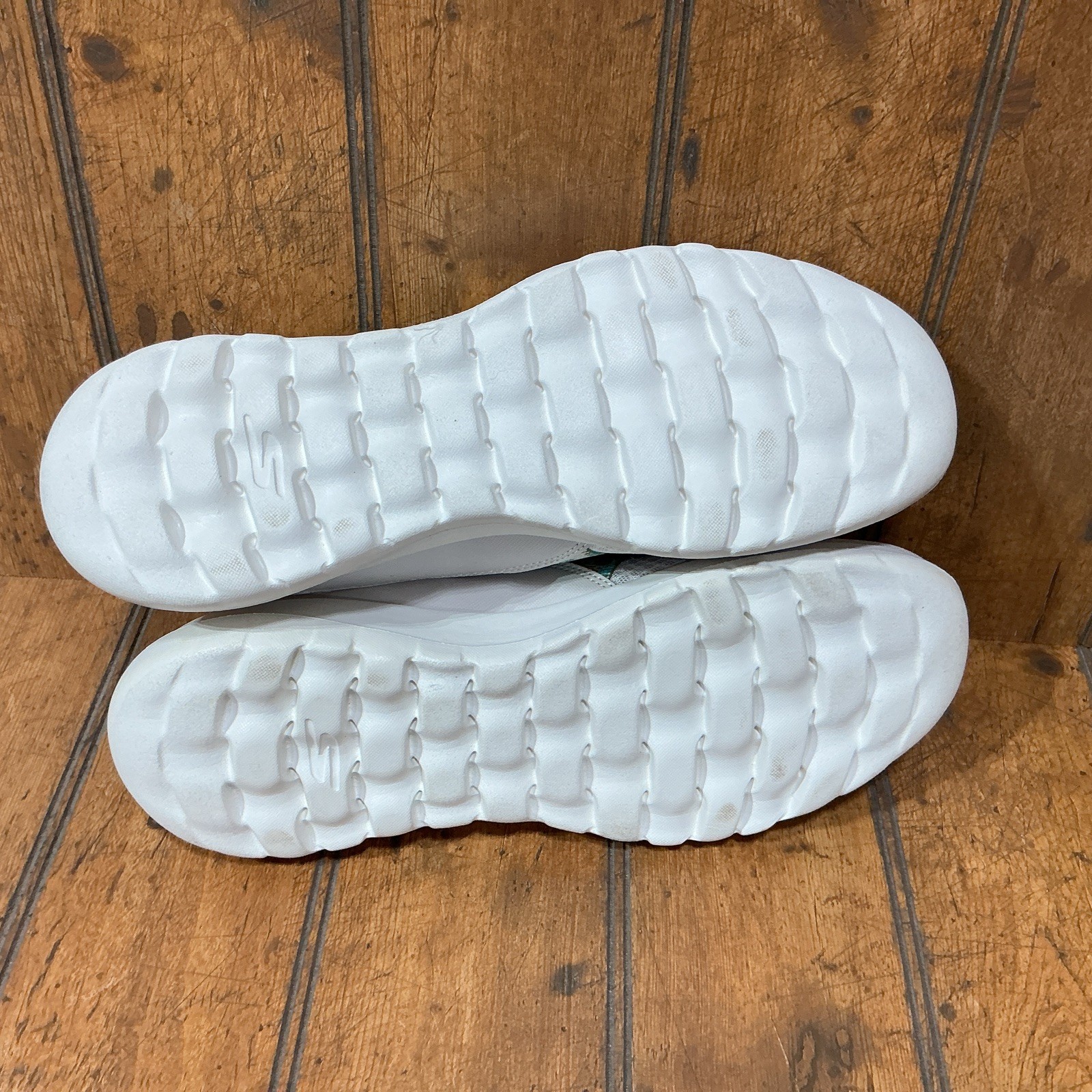 Skechers Go walk Womens Tropical Oasis White Mules Slip On Shoes 124713 Size 11