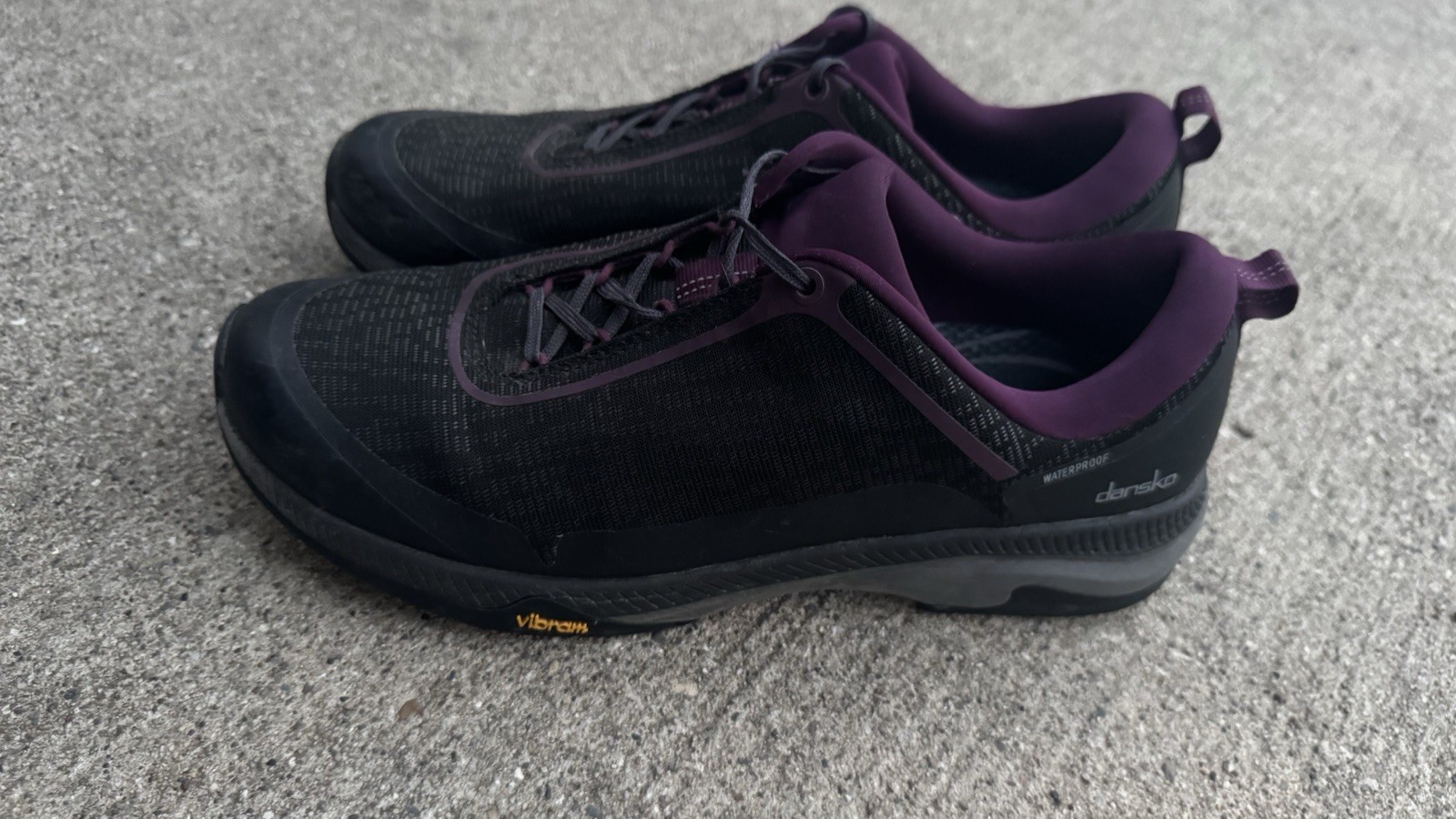 Dansko Makayla Women’s Outdoor Sneakers Waterproof Size 42 US 11 Black Suede