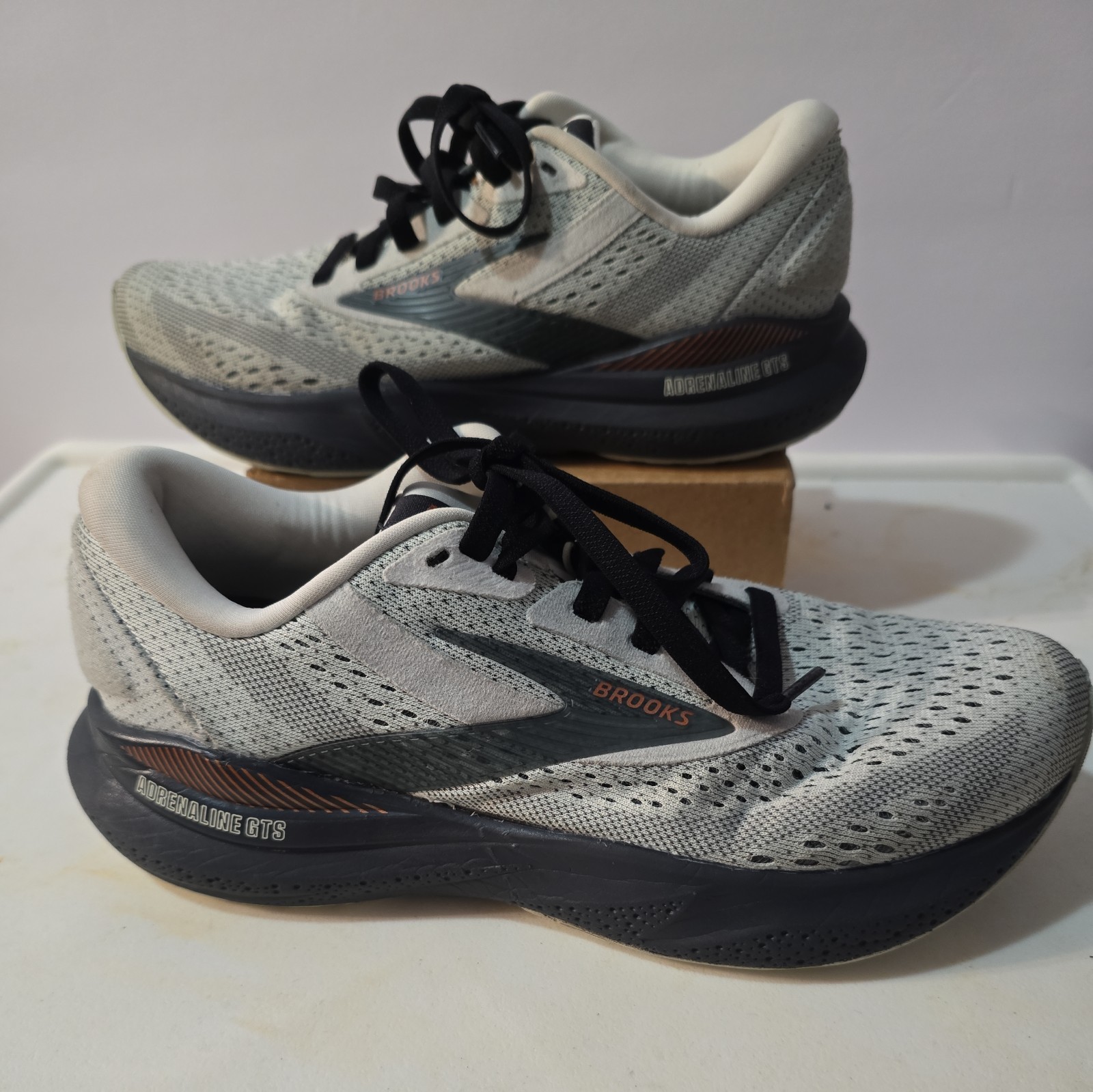 Brooks Shoes Womens Adrenaline GTS 24 Size 7 Mercury Ebony Copper Running