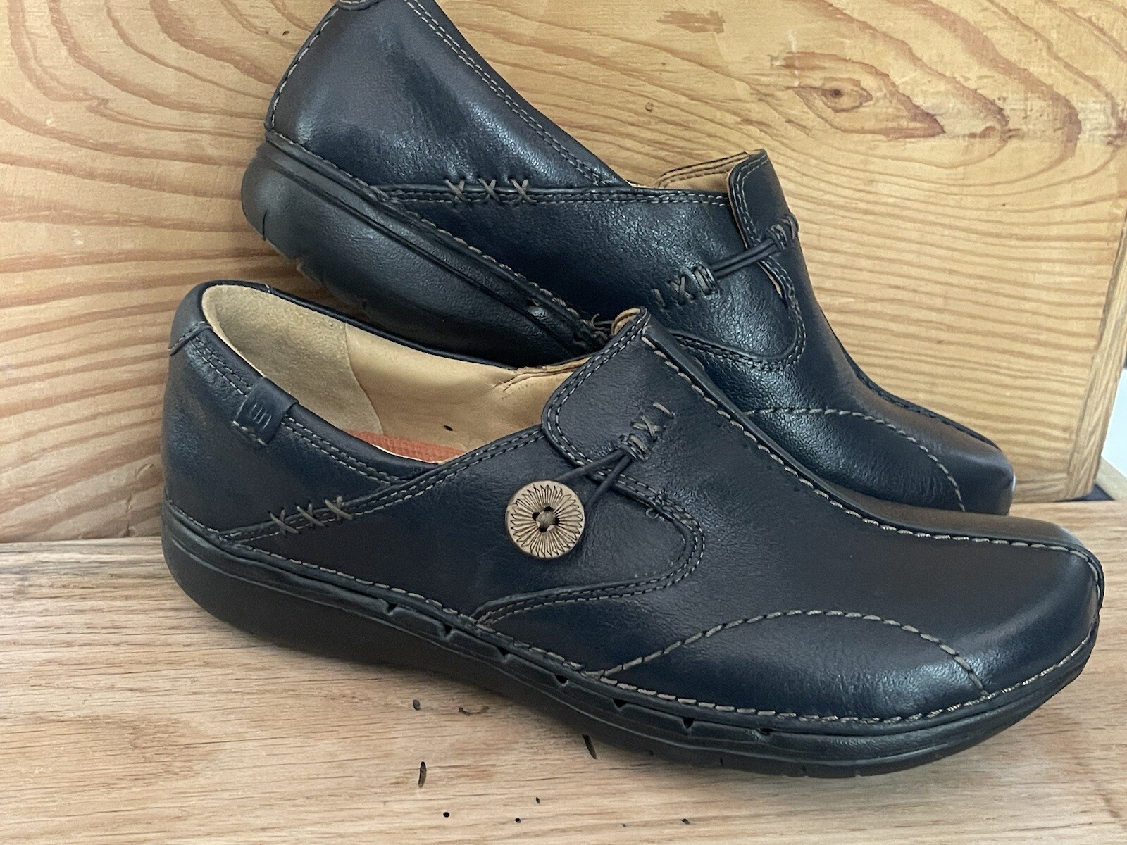 Clarks Womens Shoes Navy Leather Size 7 N Slip On Comfort Unstructured Un Loop