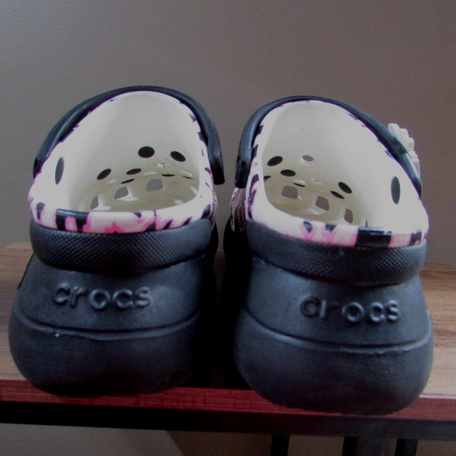 CROCS Ron English Party Animals Bae Limited Edt platform leopard/jibbitz clogs 9