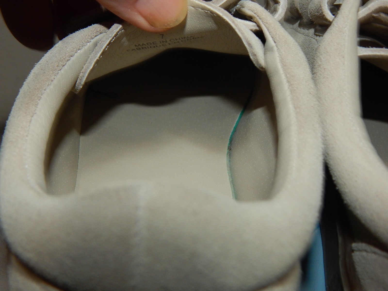 Womens size 7 Urban Outfitters tan suede leather oxfords shoes sneakers hook &