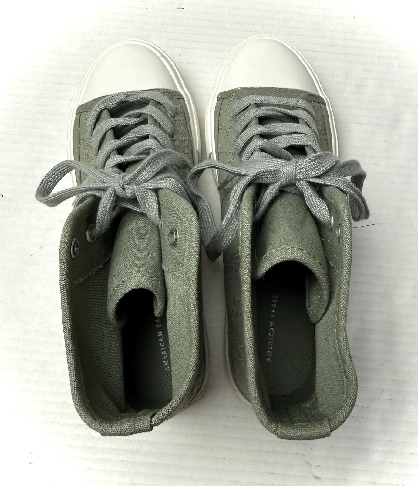 American Eagle Women’s 7 High-Top Platform Sneakers Green Crochet Boho Festival