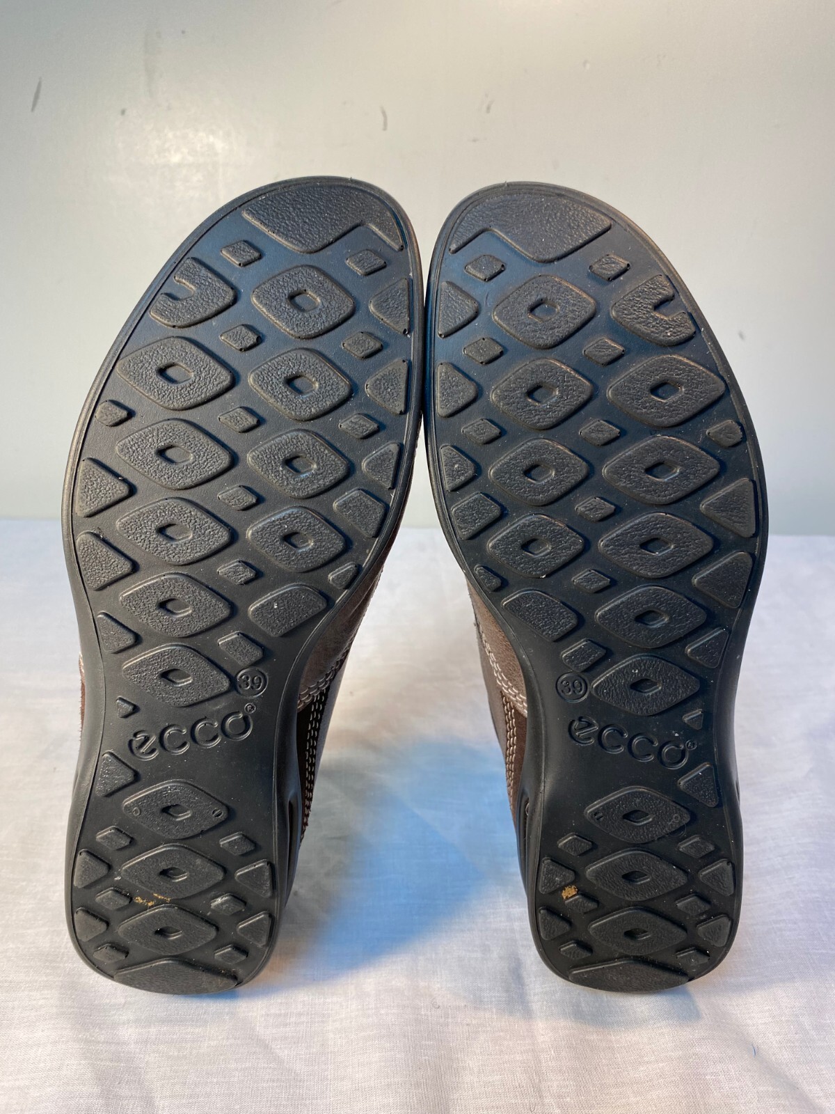 ✅ Ecco Slip On Shoes Women’s Brown Leather Hook & Loop Comfort EU 39 (US 8-8.5)