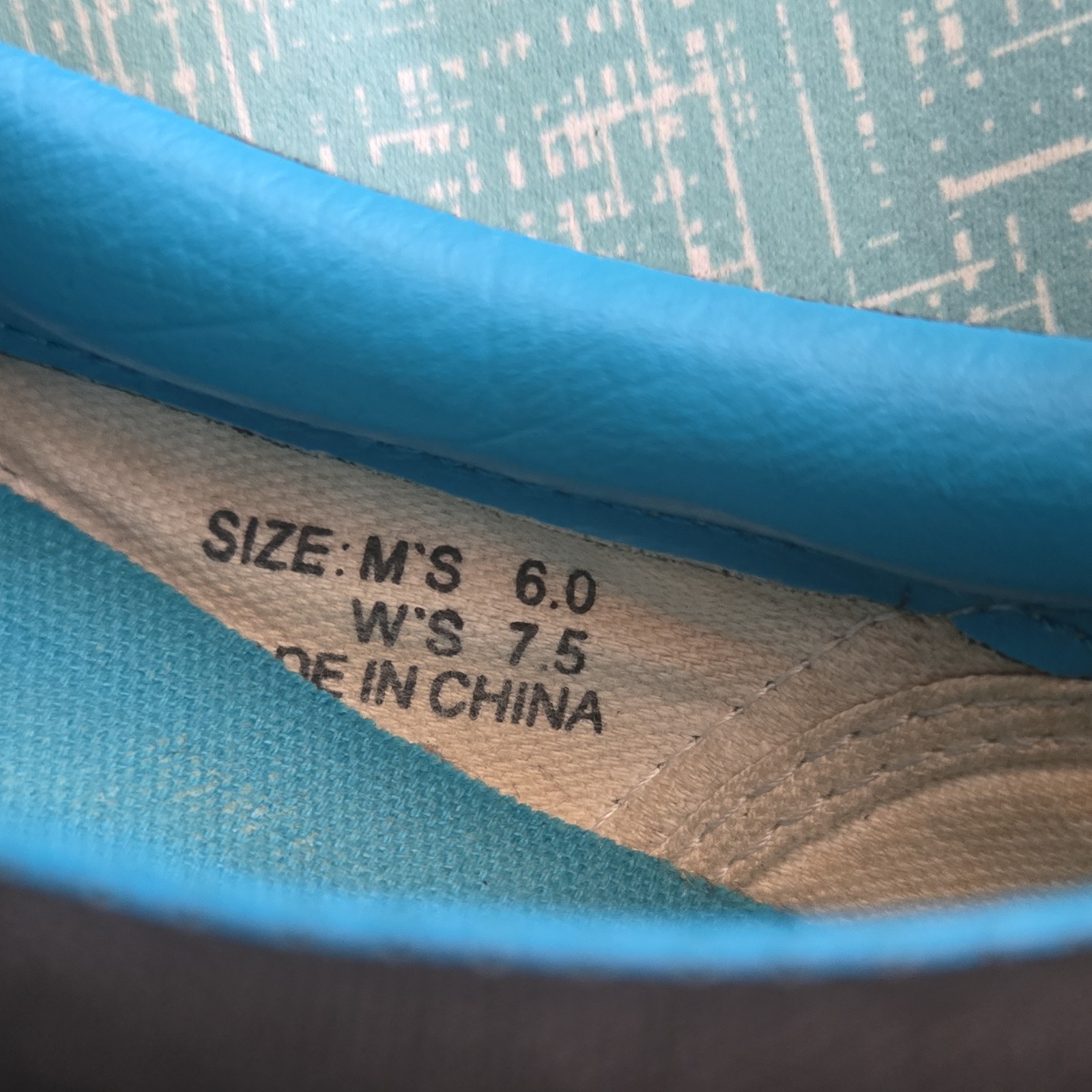 Vintage Vans Classic Slip On Women Size 7.5 Skateboarding Sneakers ‘Pool Sharks’