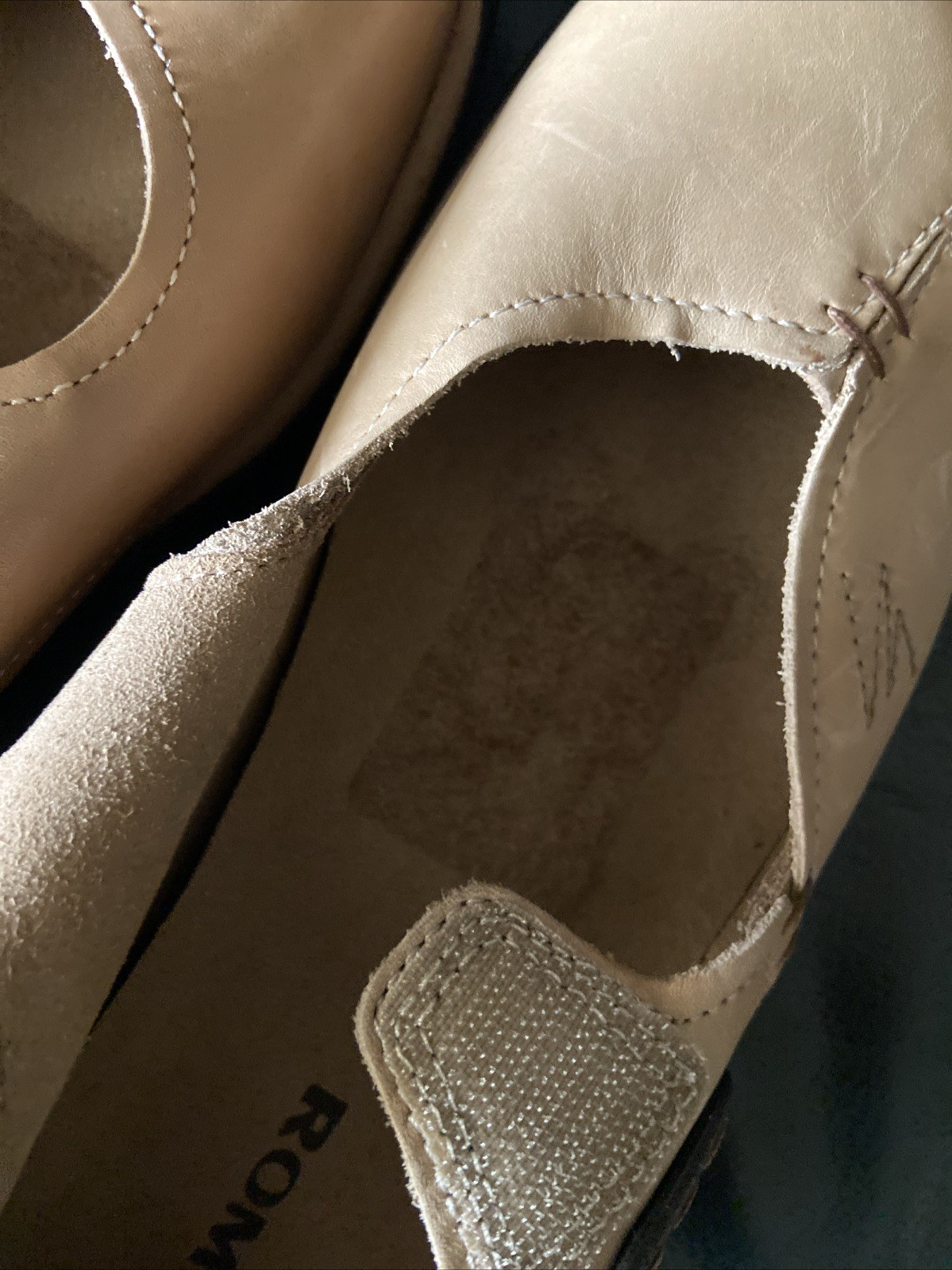Romika Beige Leather Mary Jane Cassie Comfort Sz 9 ( 40) New, Discolouration