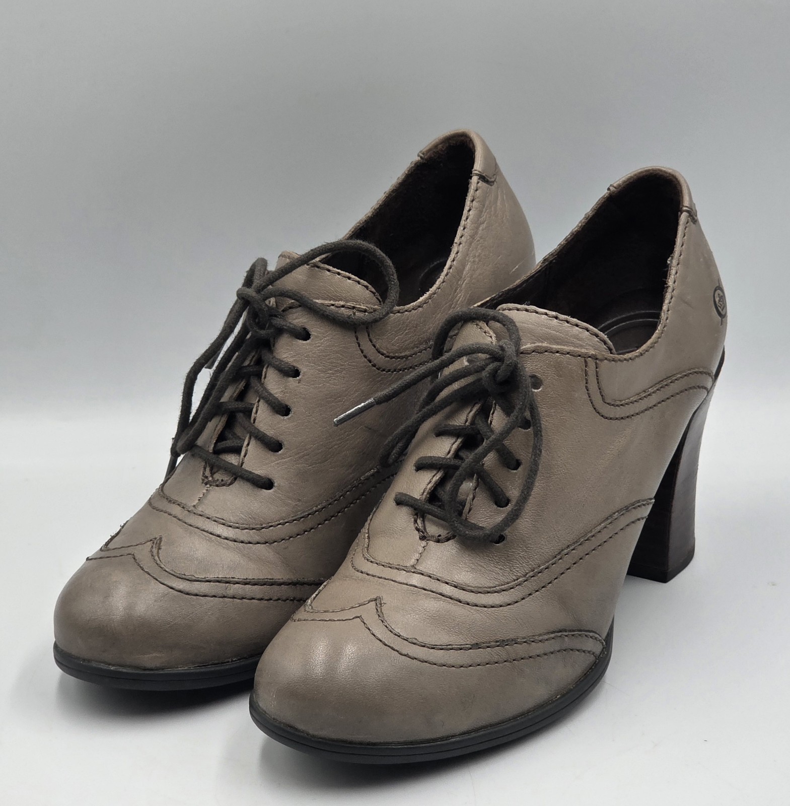 Born Taupe Leather Wingtip Oxford Heel Women’s 8 Shoes Academic School Girl