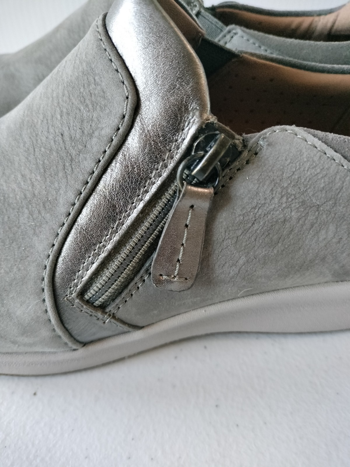 Clarks Unstructured Un Adorn Side Zip Slip On 7.5 Shoes Gray Pewter Travel