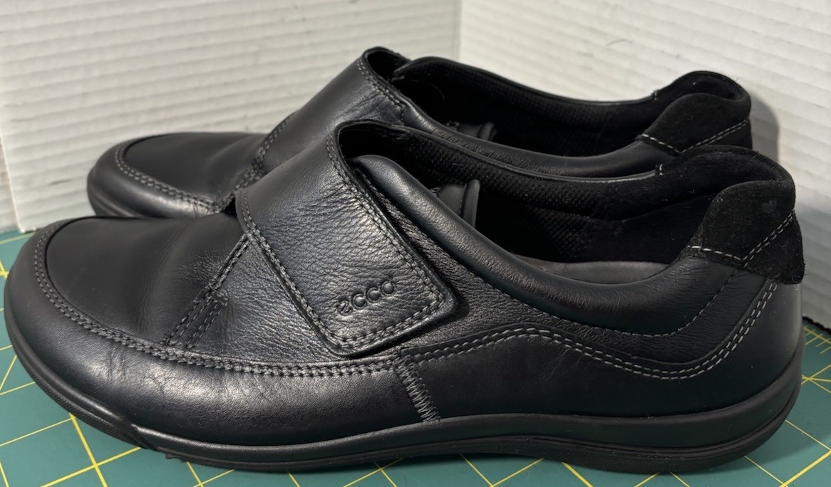 Ecco Women’s Size 40 Black Walking Shoe Hook and Loop Closure