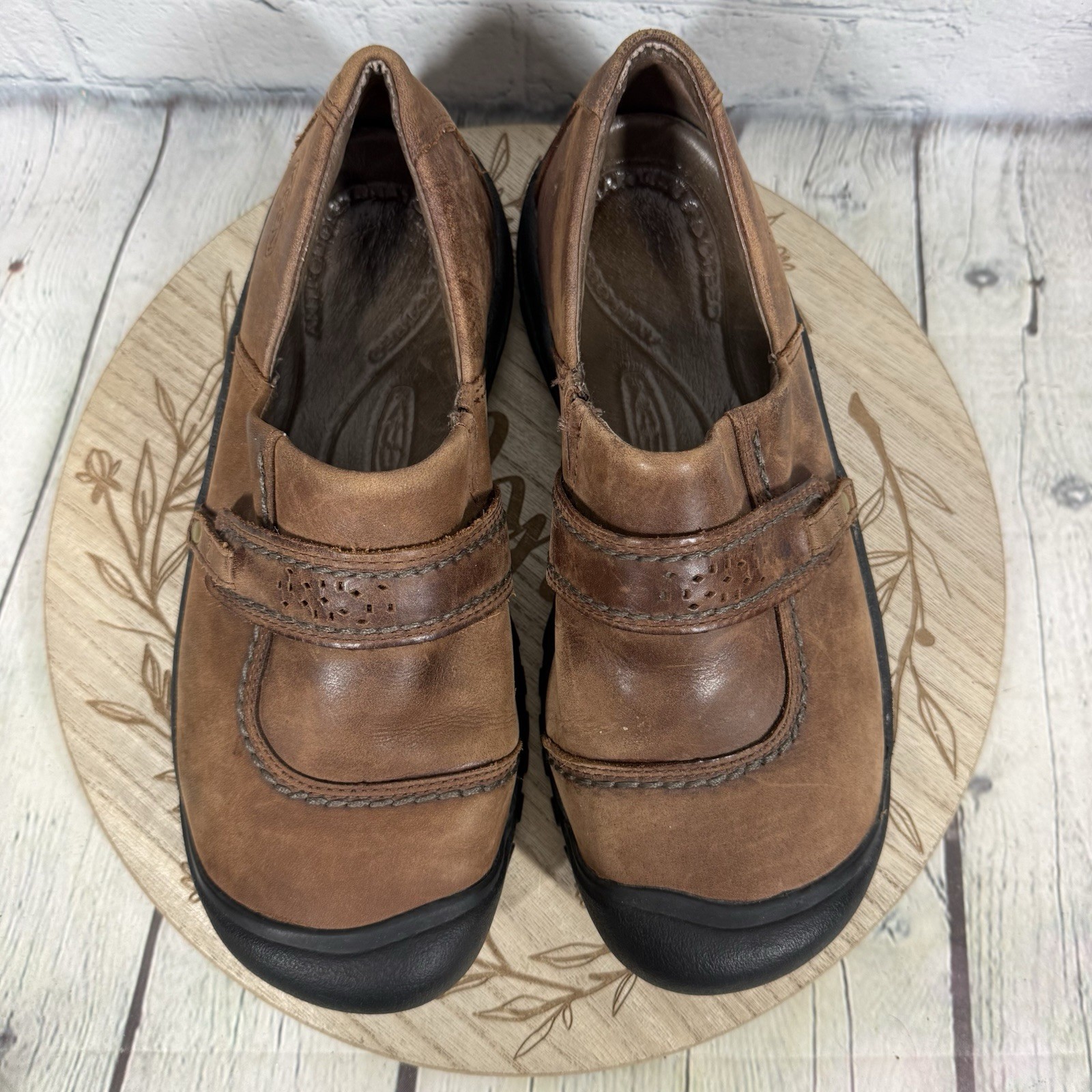 KEEN Kaci Leather Comfort Walking Shoes Women Size 9.5 Brown Casual Slip On