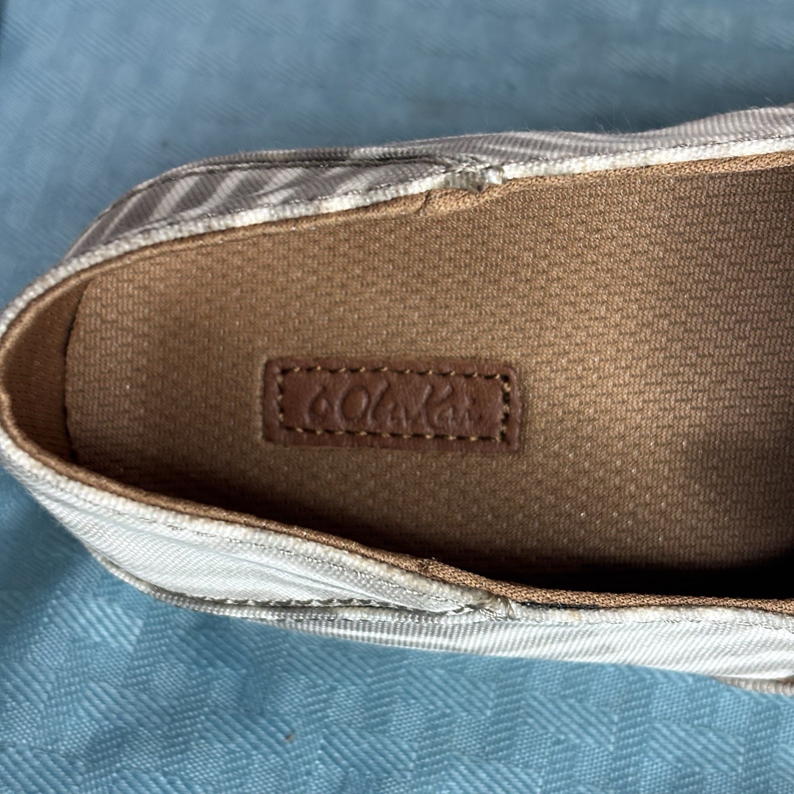 OluKai Pehuea Pai Womens Size 7.5 Shoes Gray/Off White Canvas Slip On Sneakers