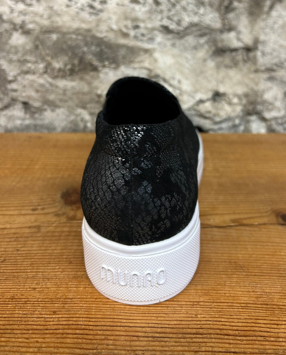 MUNRO LENNOX M528886 Black Snake Print Slip-On Womens New In Box