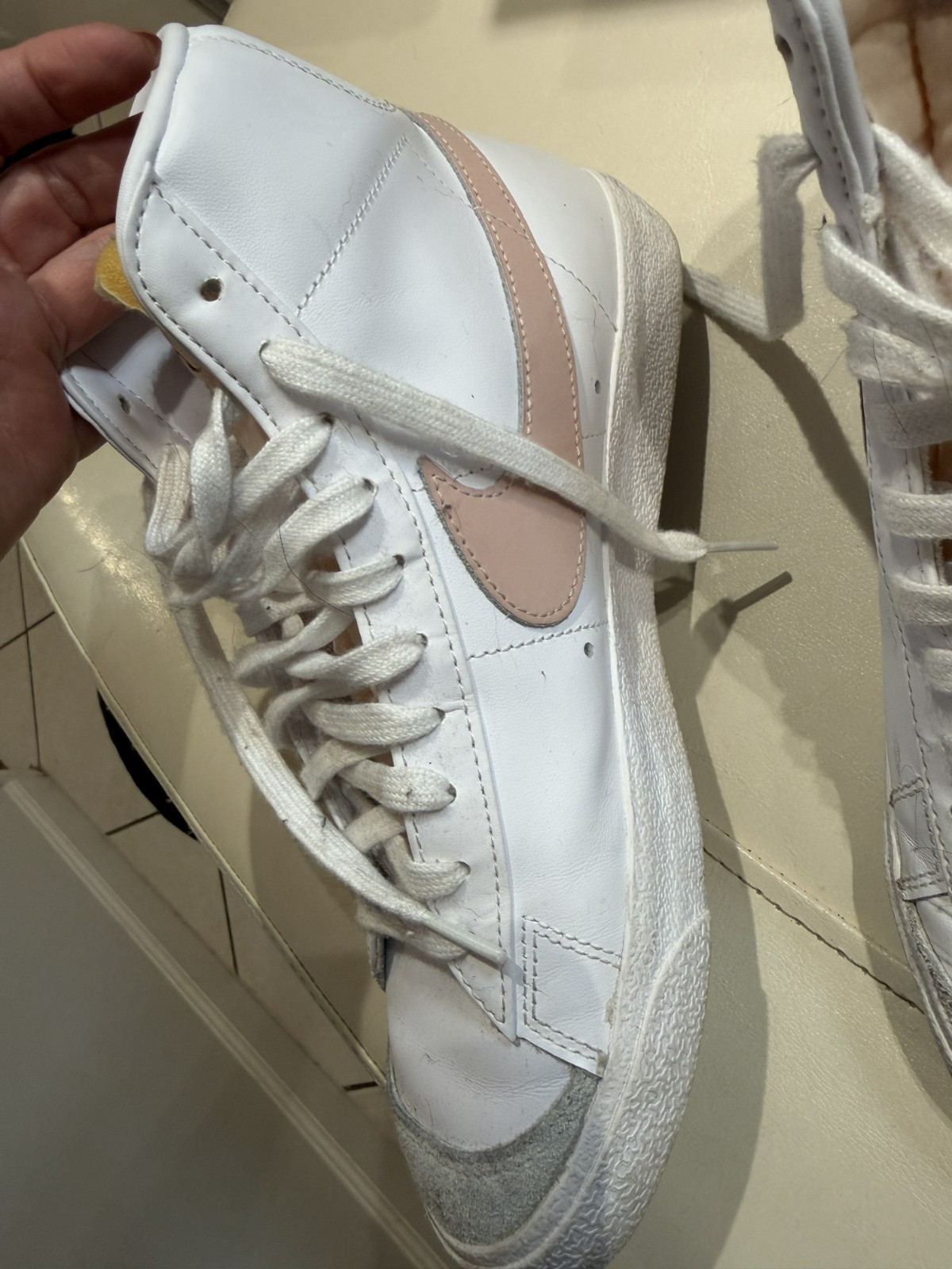 Nike Blazer Mid ’77 Vintage Women’s Sneakers – White/Pink – US 9.5 / EU 41