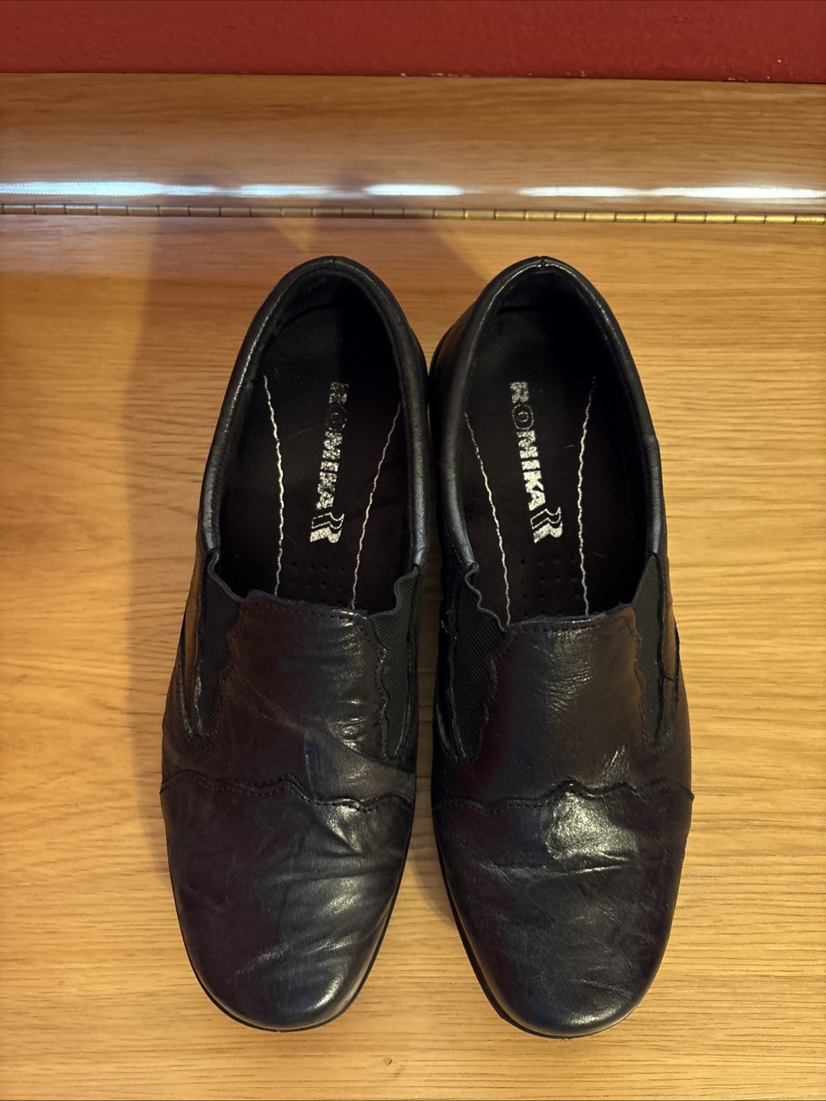 Romika Women’s Cassie 24 Black Wrinkled-Look Leather Slip-On Loafers, Sz36