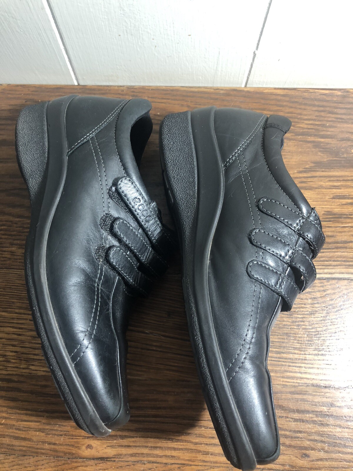 ECCO Black Leather 3-Strap Hook & Loop Comfort/Walking Shoe SIZE 36/5-5.5 Square