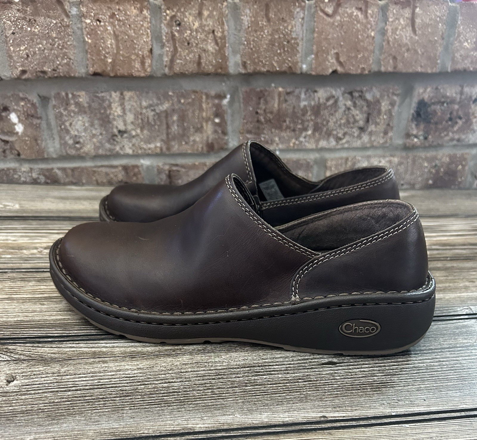 Chaco Zaagh Gunnison 100% Leather Clogs Womens 8.5 Chocolate Brown Vibram Soles