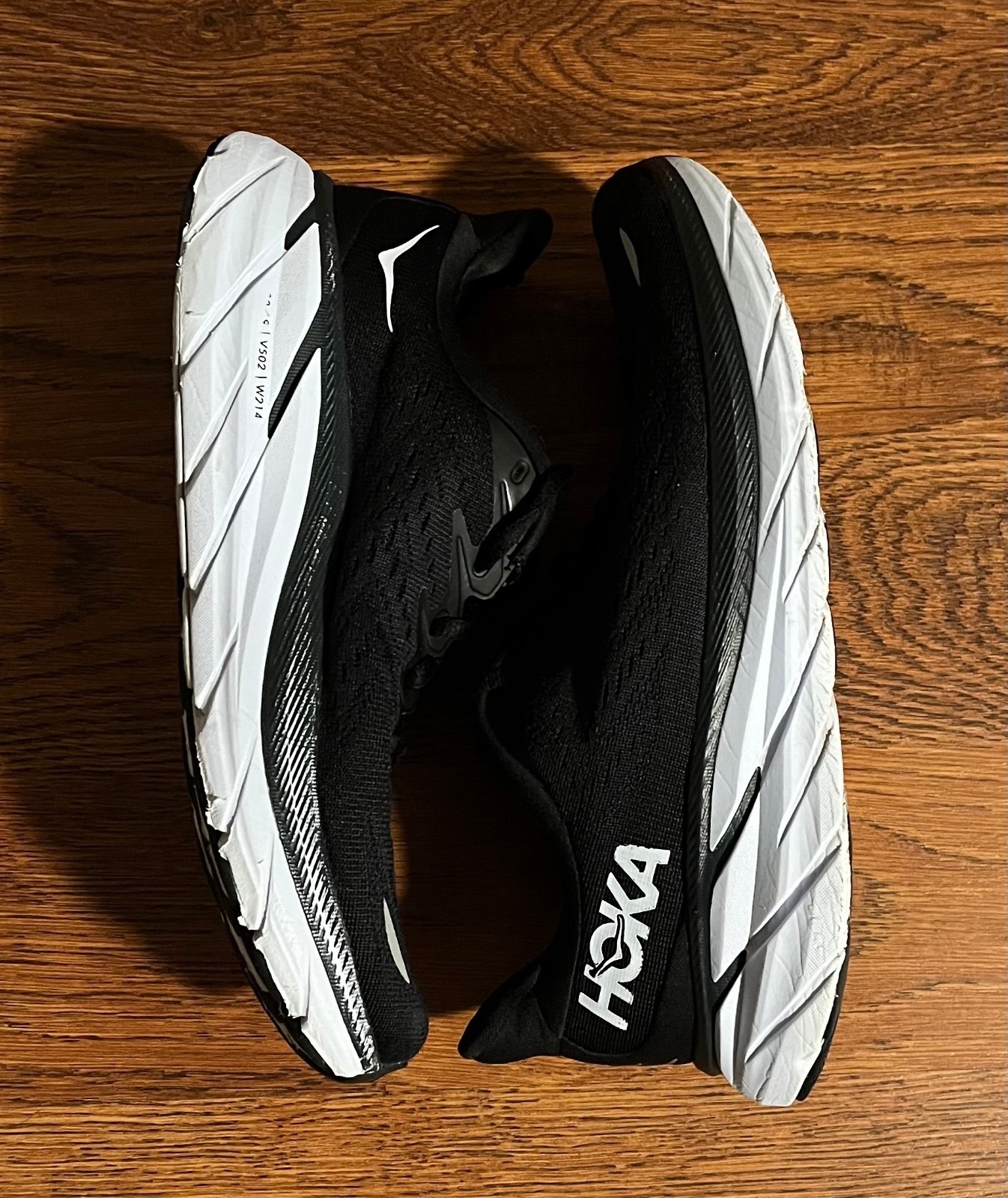 Hoka One One Clifton 8 Black Running Shoes Size 6.5B Women