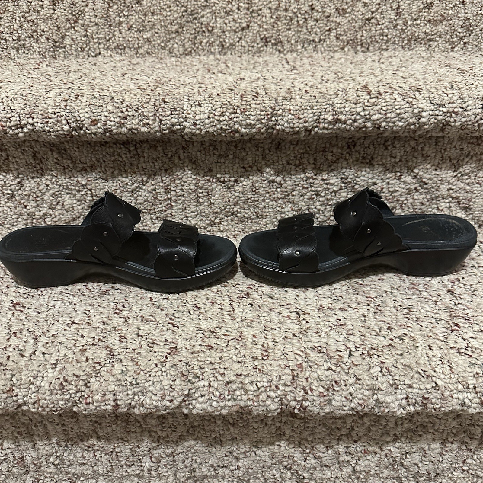 Dansko Slide Sandals Women’s Sz 39 EU 8-8.5 US Black Leather Adj Strap Studded