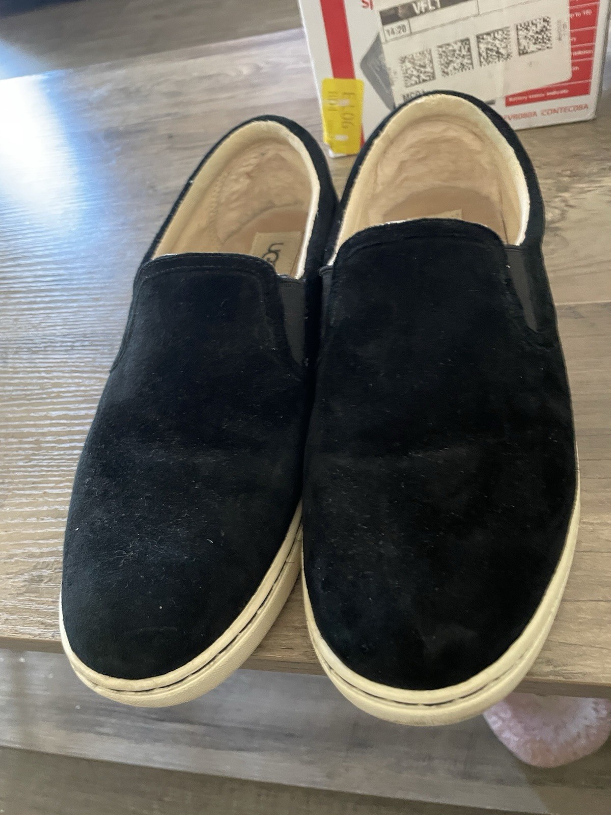 Ugg Fierce Black Suede Upper Slip On Boat Shoe Sneaker Women’s 9 Sherpa Heel