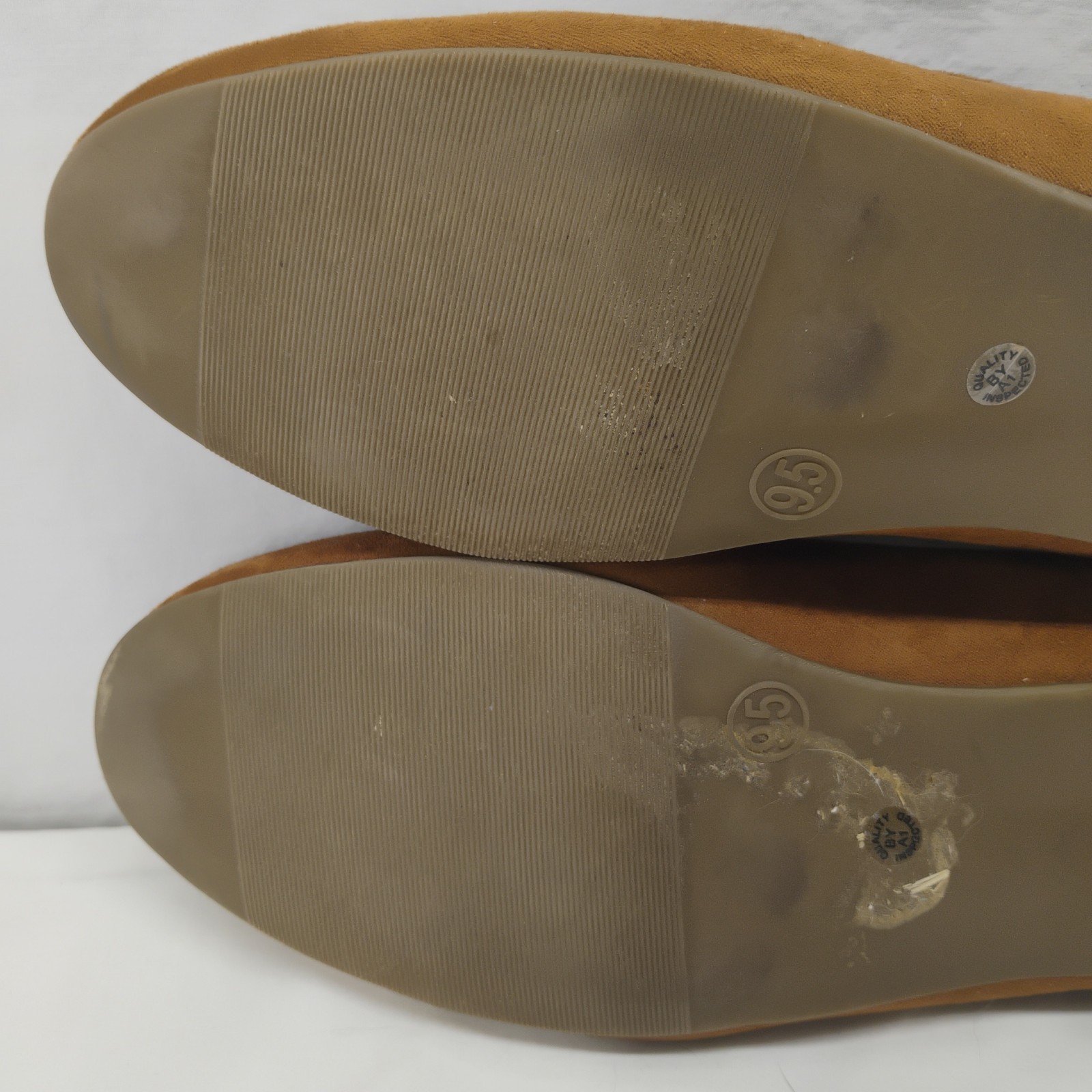 Liz Clairborne Perforated Brown Tan Loafers Flats Size 9.5 Women’s EUC
