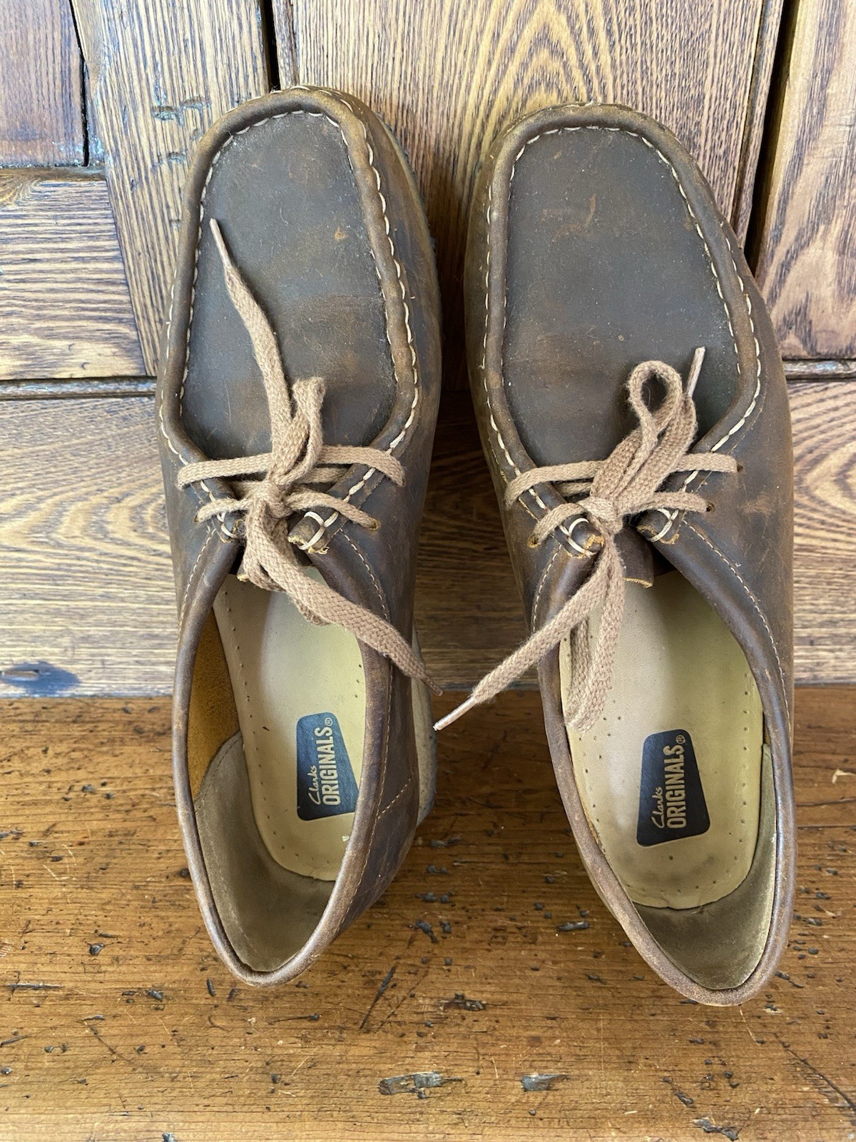 Clarks Wallabee women 10 41.5 low top desert boot oiled leather gum sole classic