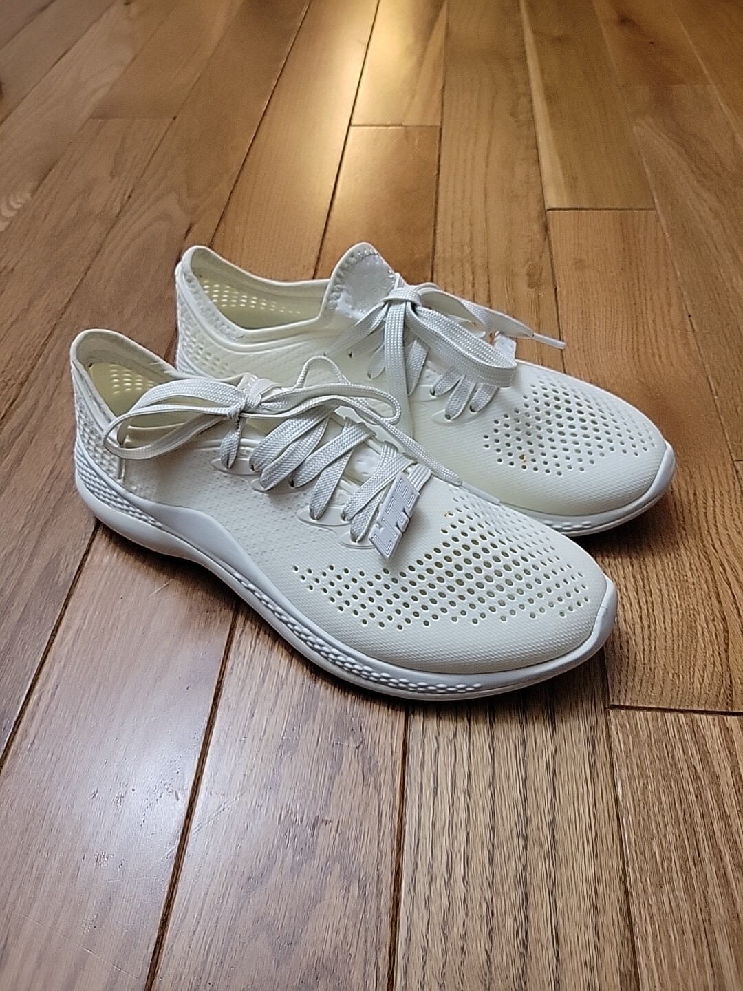 Crocs LiteRide 360 Pacer Sneakers Shoes Women’s Size 9 Ivory 206705