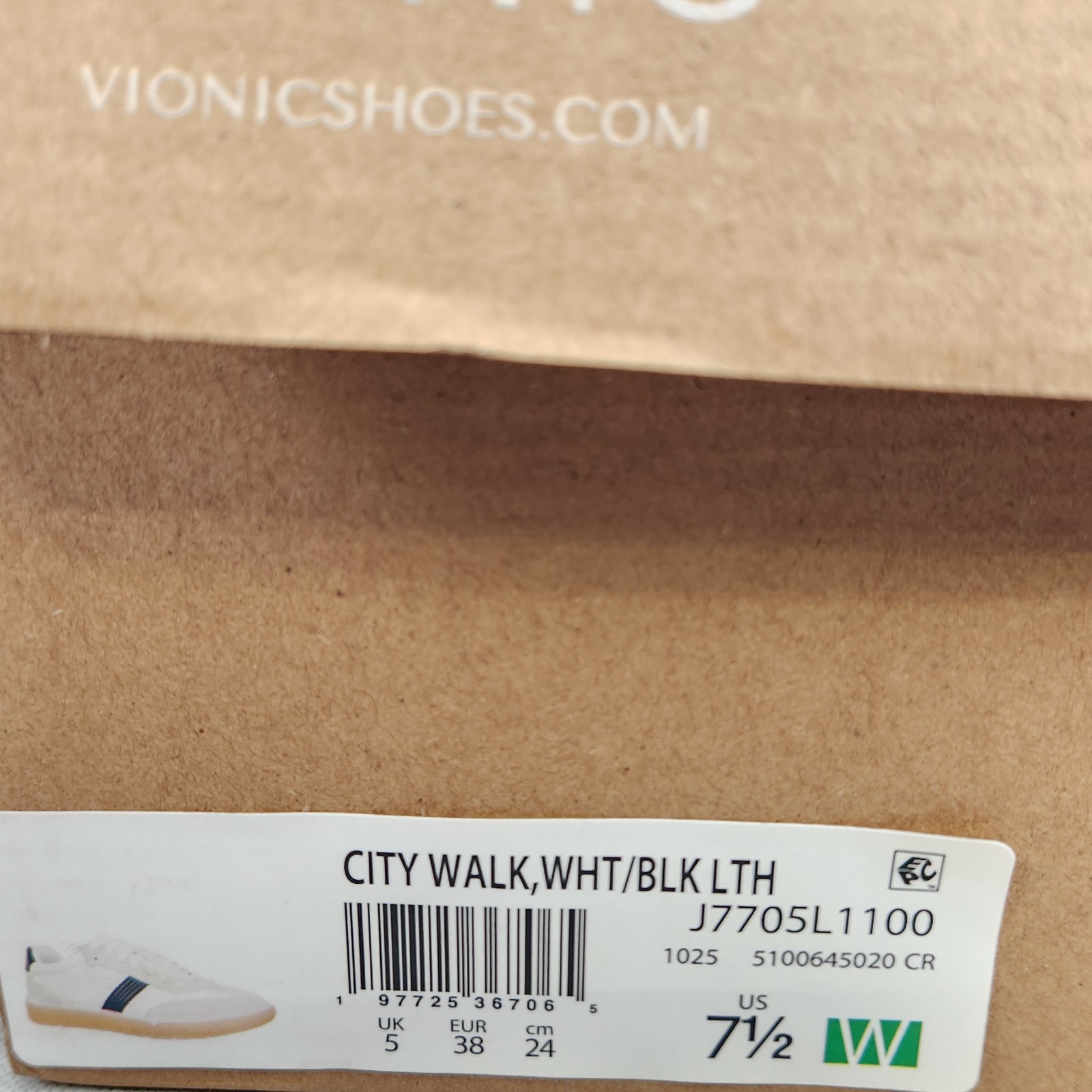 7.5 WIDE – Vionic City Walk – White Black Beige SUEDE LEATHER – Womens