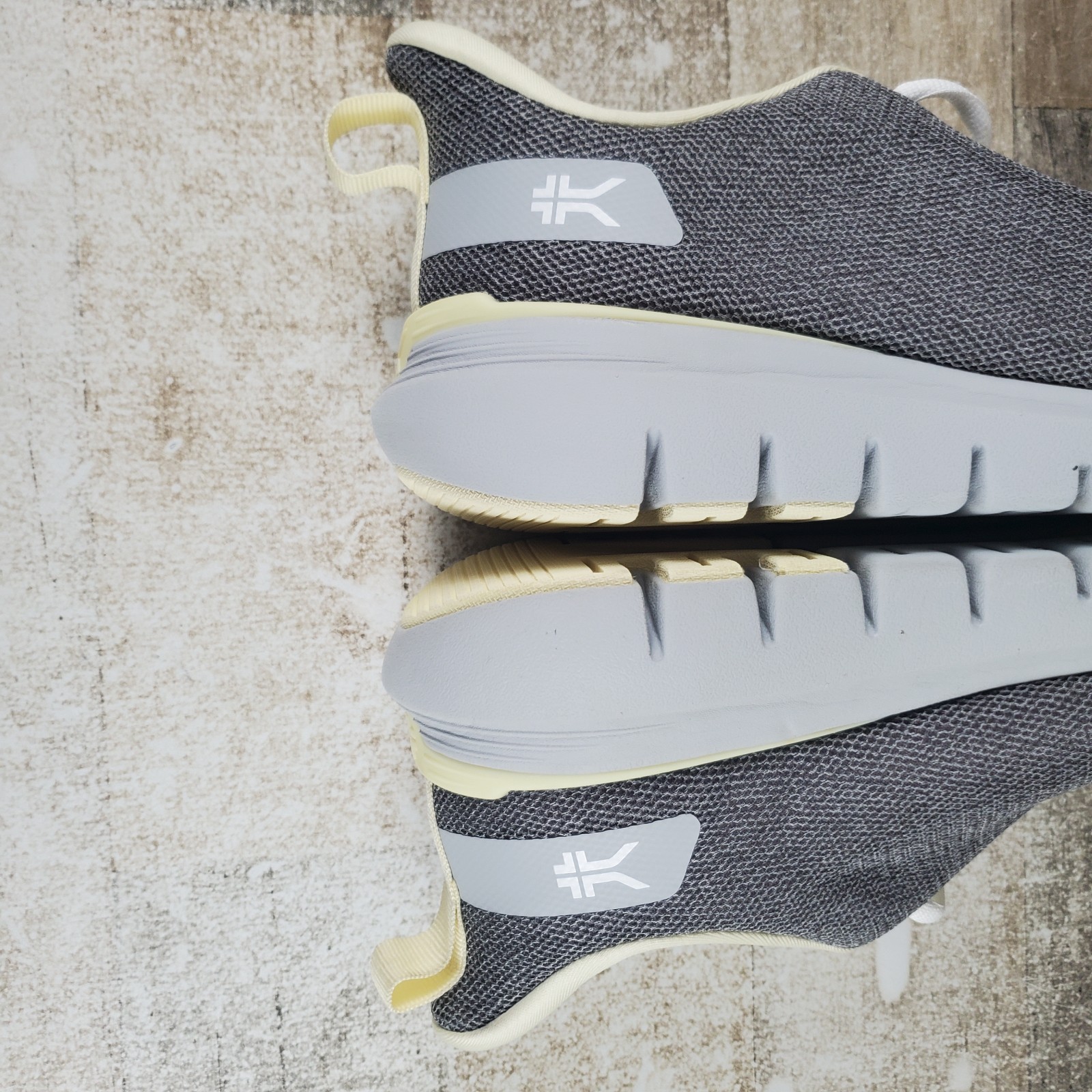 Kuru Flex Via Womens Shoes Sz 10.5 W Running Dove Gray Pale Lime Lace Up Sneaker