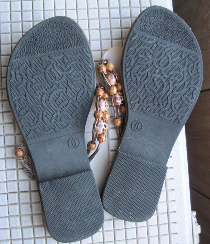 Shell & Spotted Bead 6 Slip On Flip Flop Sandals Shoes Worn Soles Heels Dent