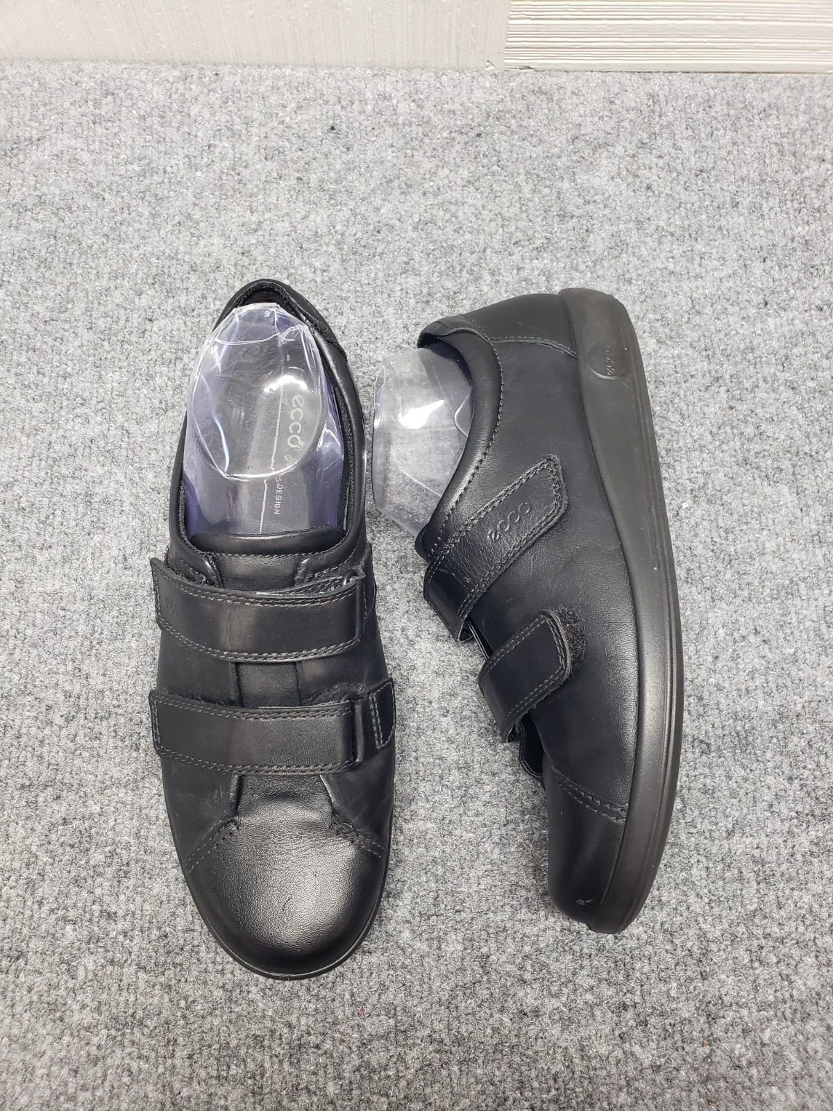 Ecco Women Sneaker 9.5 Black Leather Strap Hook & Loop Round Toe Casual Shoes