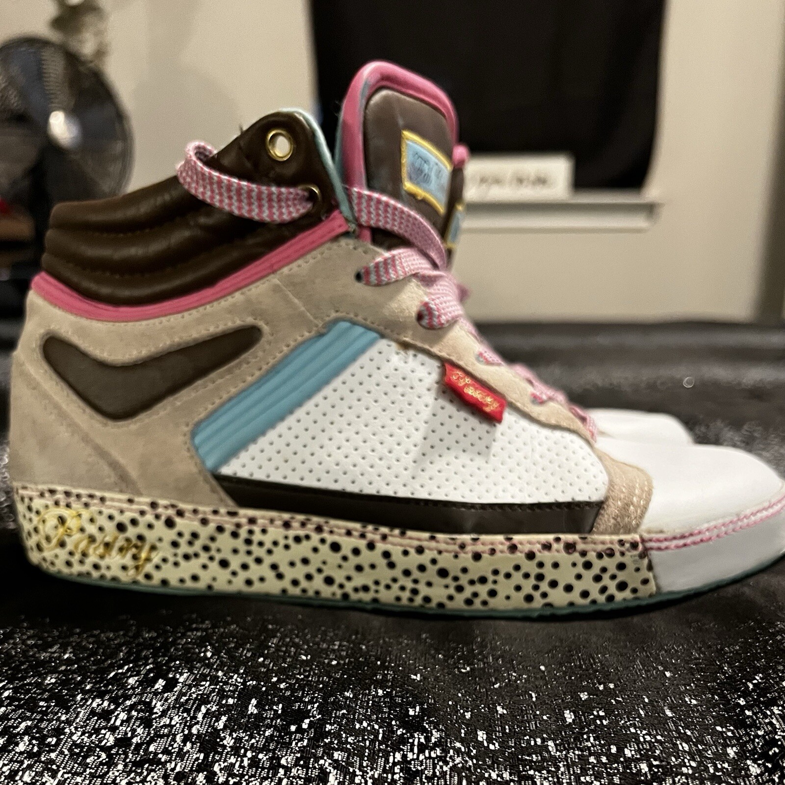 Womens Sz7.5 Pastry Fab Cookie Hightop Shoes